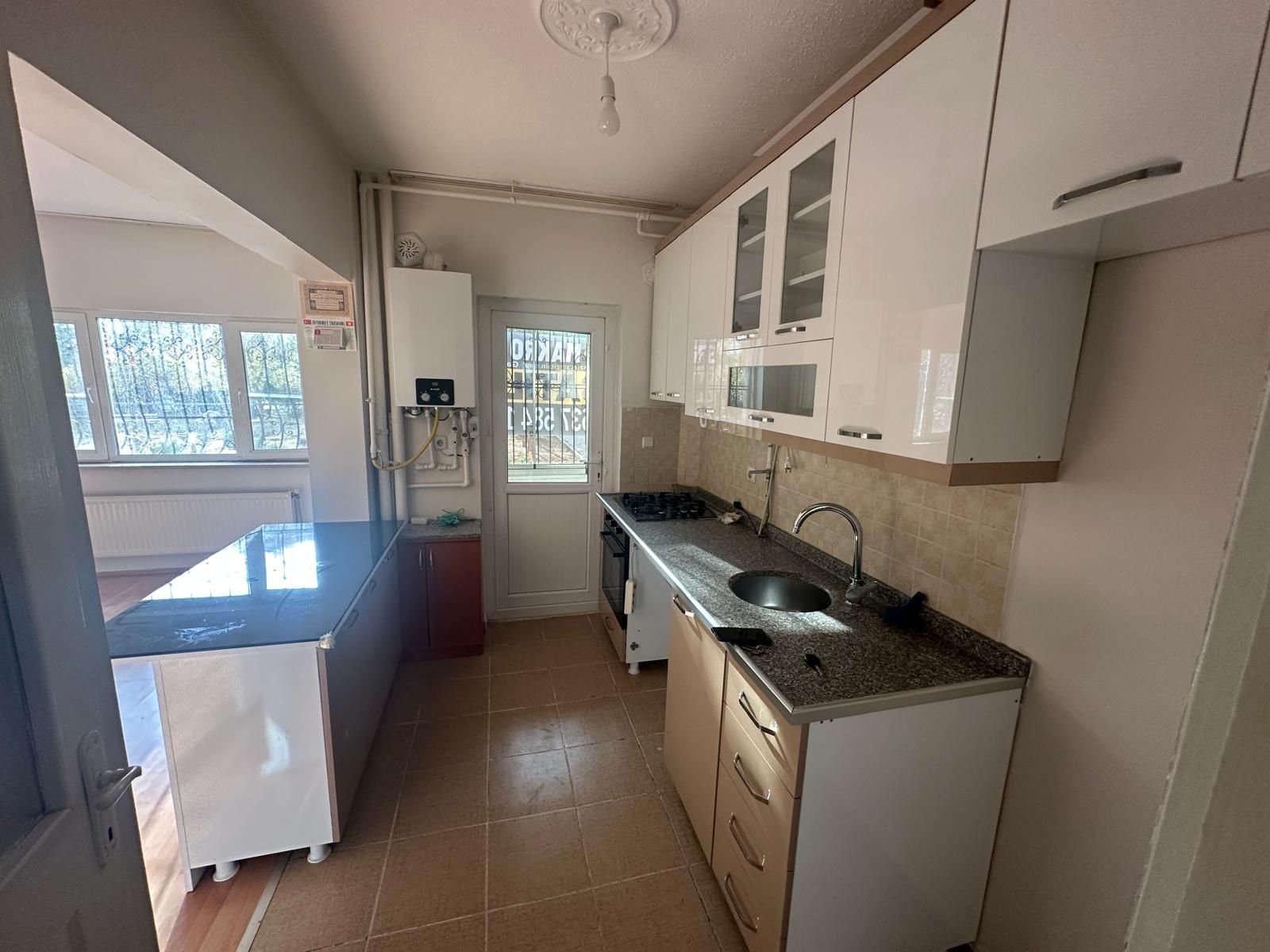 ÜÇKULAR KADOİL PETROL KARŞISI ACİL SATILIK 2+1 DAİRE!!