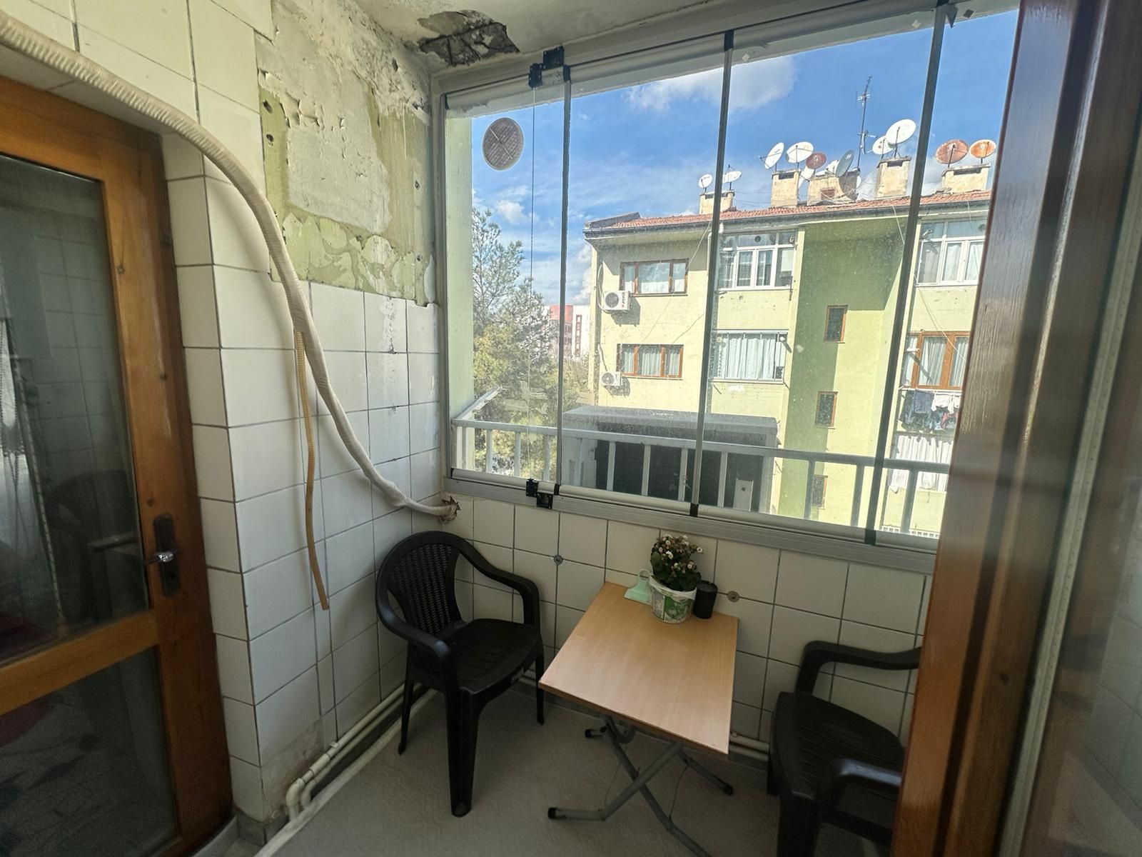 SEYRANTEPE'DE BAKIMLI MERKEZİ KONUMDA 2+1 SATILIK FIRSAT DAİRE