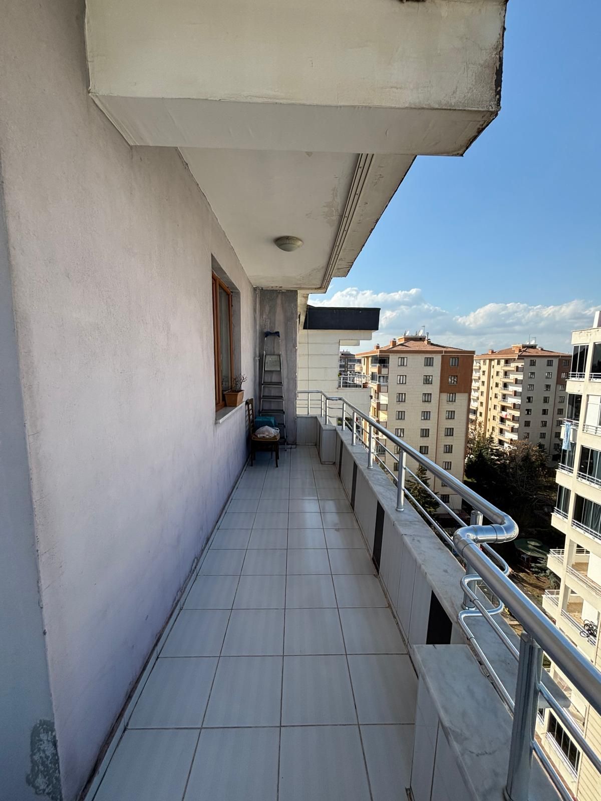 BAĞCILAR GÖKKUŞAĞI DÜĞÜN SALONU KARŞISI SATILIK 3+1 DAİRE