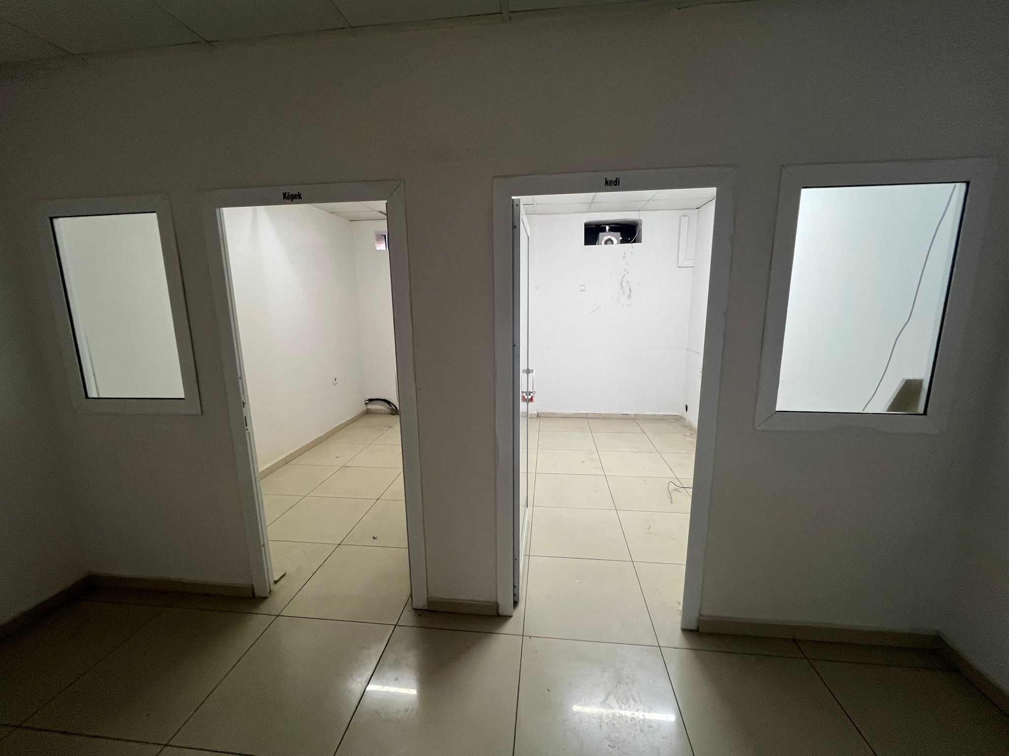 KANTAR KAVŞAĞINDA 4 KATLI 17 ODALIBOŞ İŞYERİ