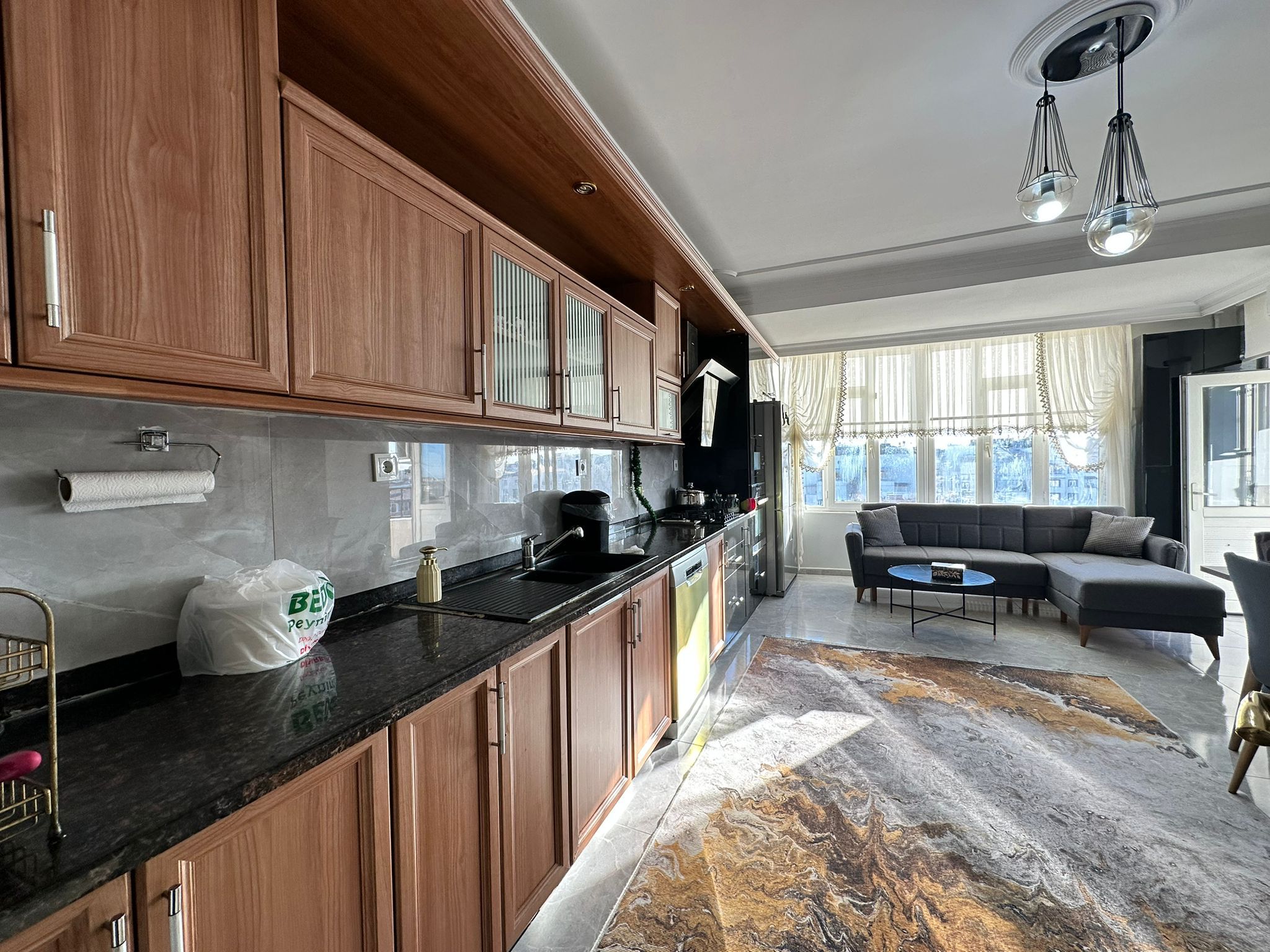 KAYAPINAR DİCLEKENTTE MERKEZ CADDE ÜSTÜNDE 4+1 LÜKS DAİRE