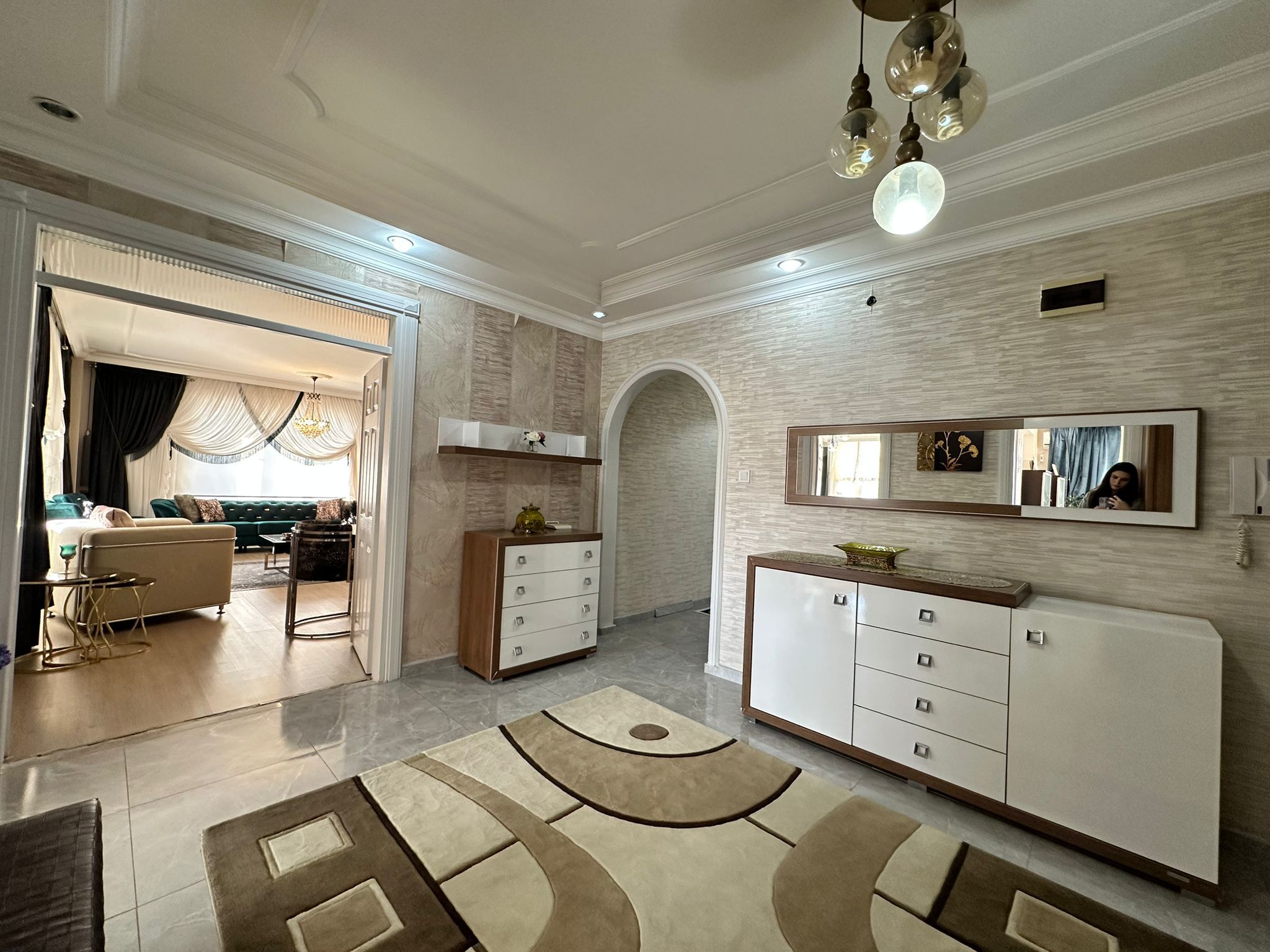 KAYAPINAR DİCLEKENTTE MERKEZ CADDE ÜSTÜNDE 4+1 LÜKS DAİRE