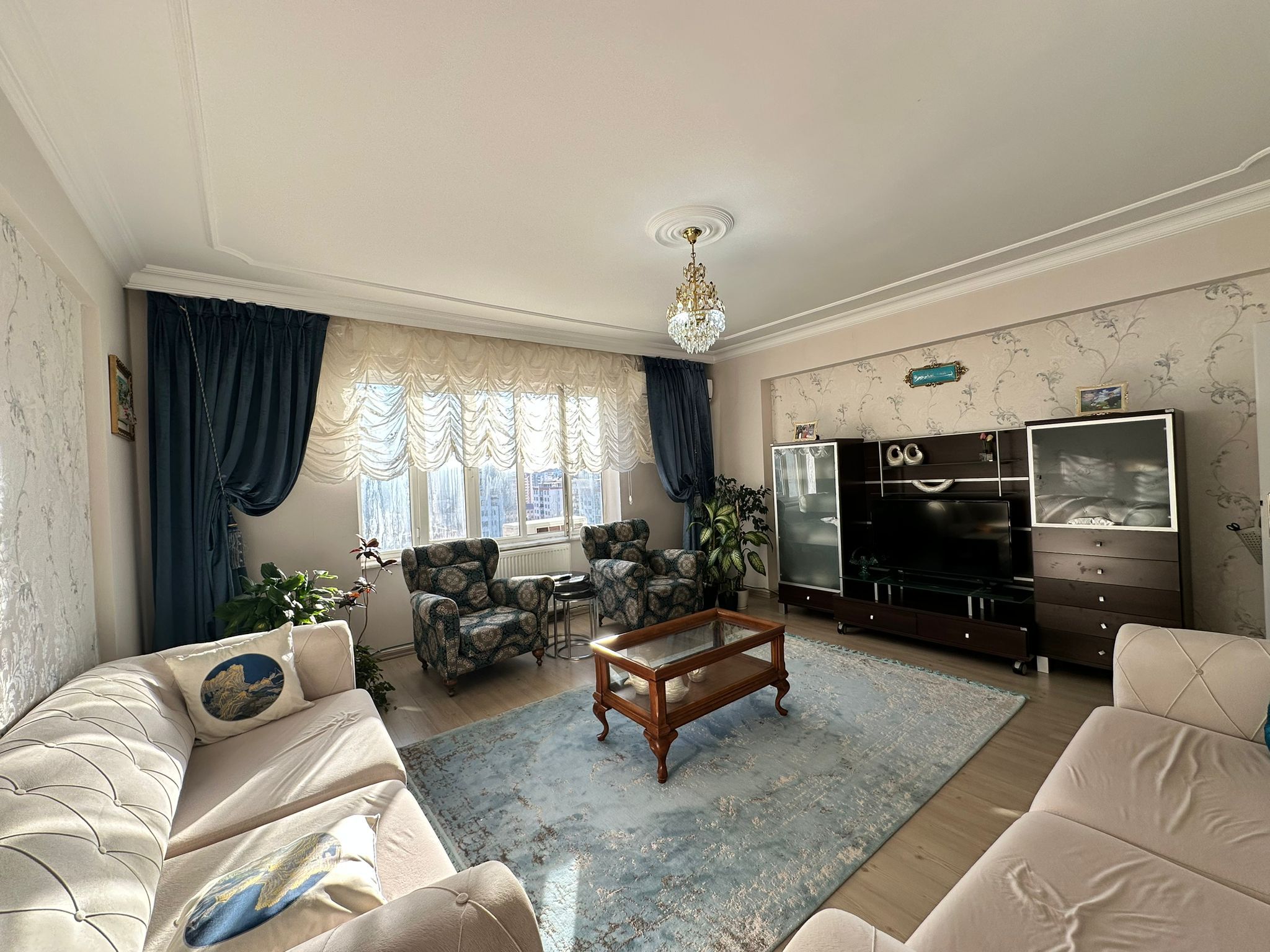 KAYAPINAR DİCLEKENTTE MERKEZ CADDE ÜSTÜNDE 4+1 LÜKS DAİRE