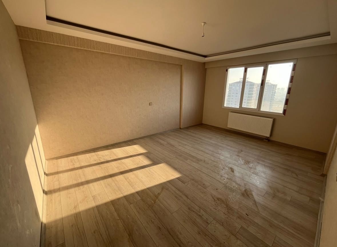 ARAŞTIRMA HASTANESI CİVARI YOL ÜSTÜ 3.5+1 LÜKS DAİRE
