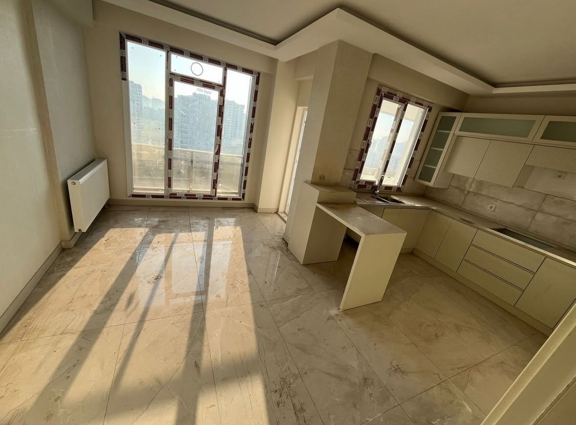 ARAŞTIRMA HASTANESI CİVARI YOL ÜSTÜ 3.5+1 LÜKS DAİRE