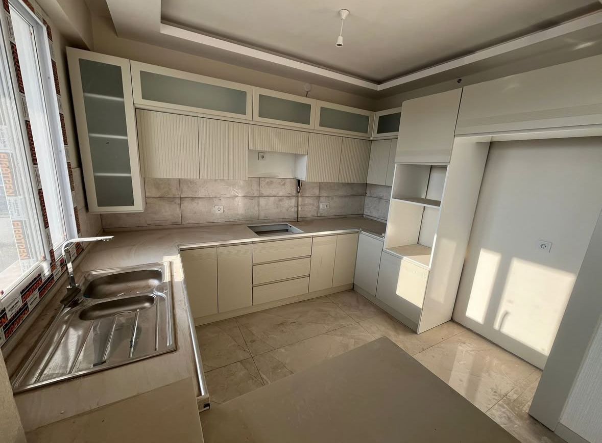 ARAŞTIRMA HASTANESI CİVARI YOL ÜSTÜ 3.5+1 LÜKS DAİRE