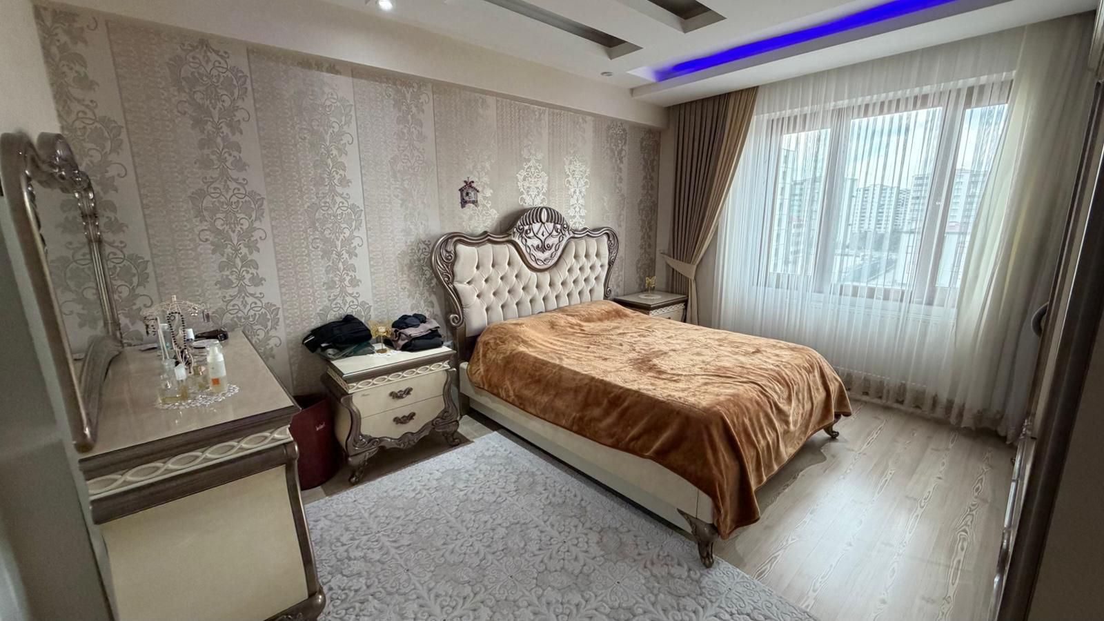 TEMA PARK CIVARINDA 4+1 SATILIK HAVUZLU LÜX DAİRE