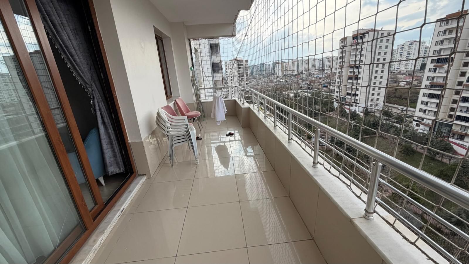 TEMA PARK CIVARINDA 4+1 SATILIK HAVUZLU LÜX DAİRE