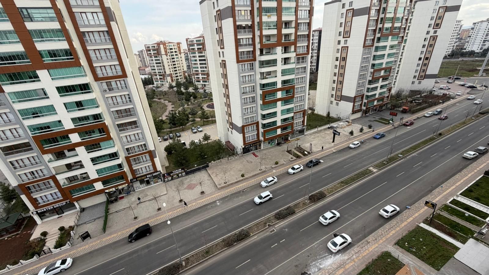 TEMA PARK CIVARINDA 4+1 SATILIK HAVUZLU LÜX DAİRE