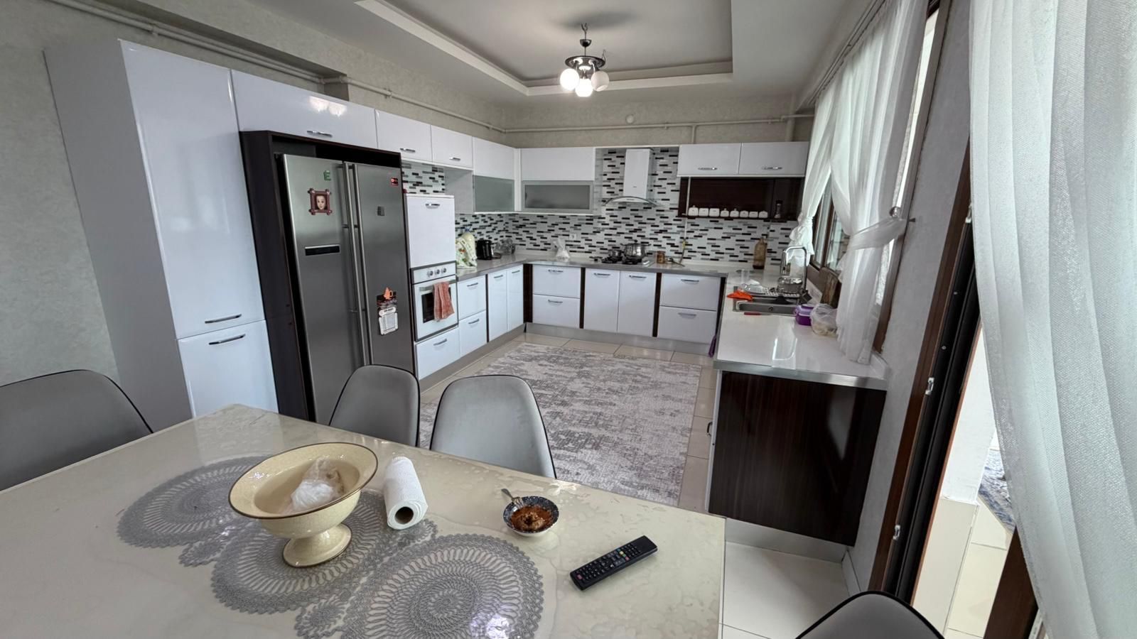 TEMA PARK CIVARINDA 4+1 SATILIK HAVUZLU LÜX DAİRE