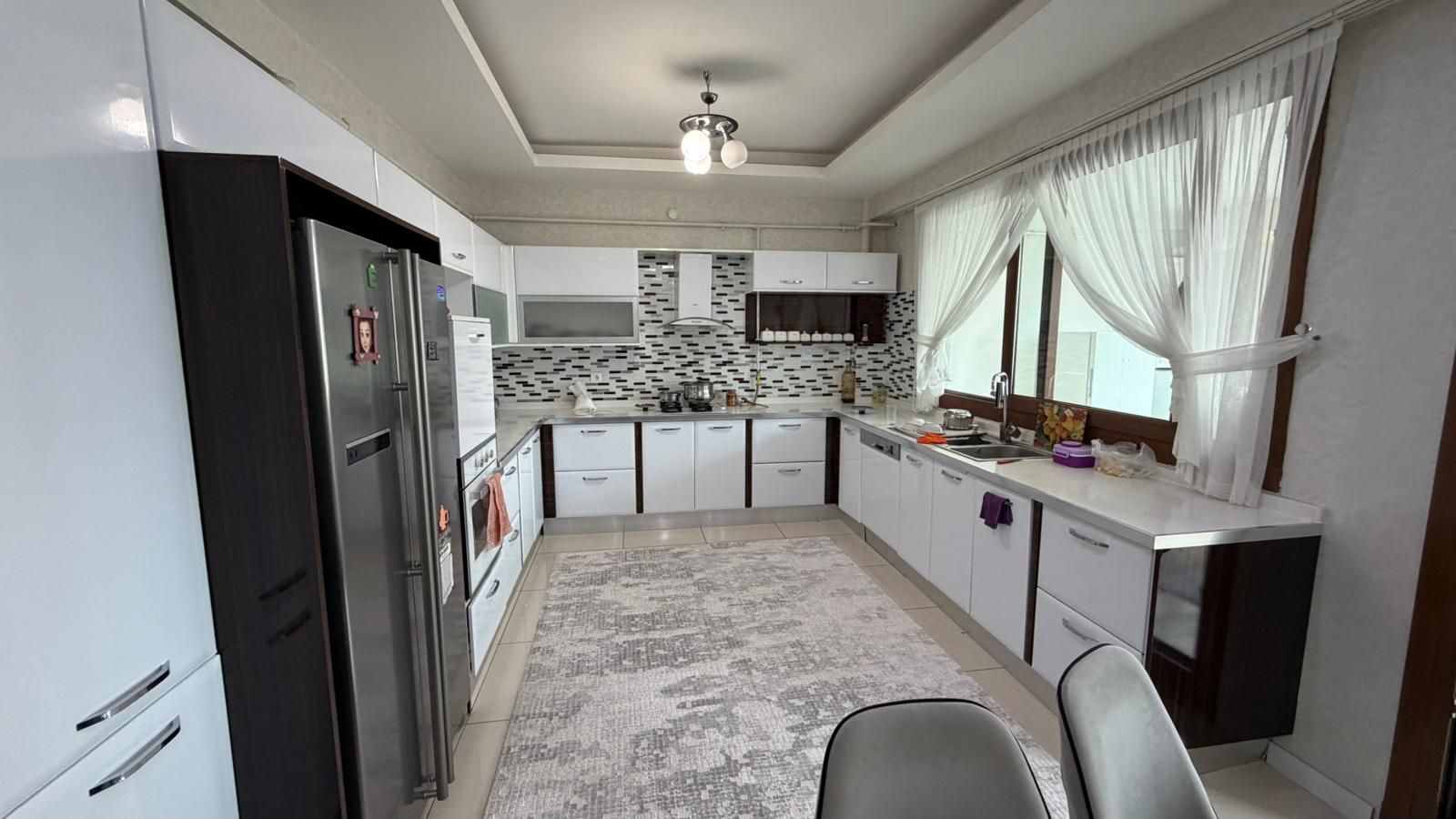 TEMA PARK CIVARINDA 4+1 SATILIK HAVUZLU LÜX DAİRE