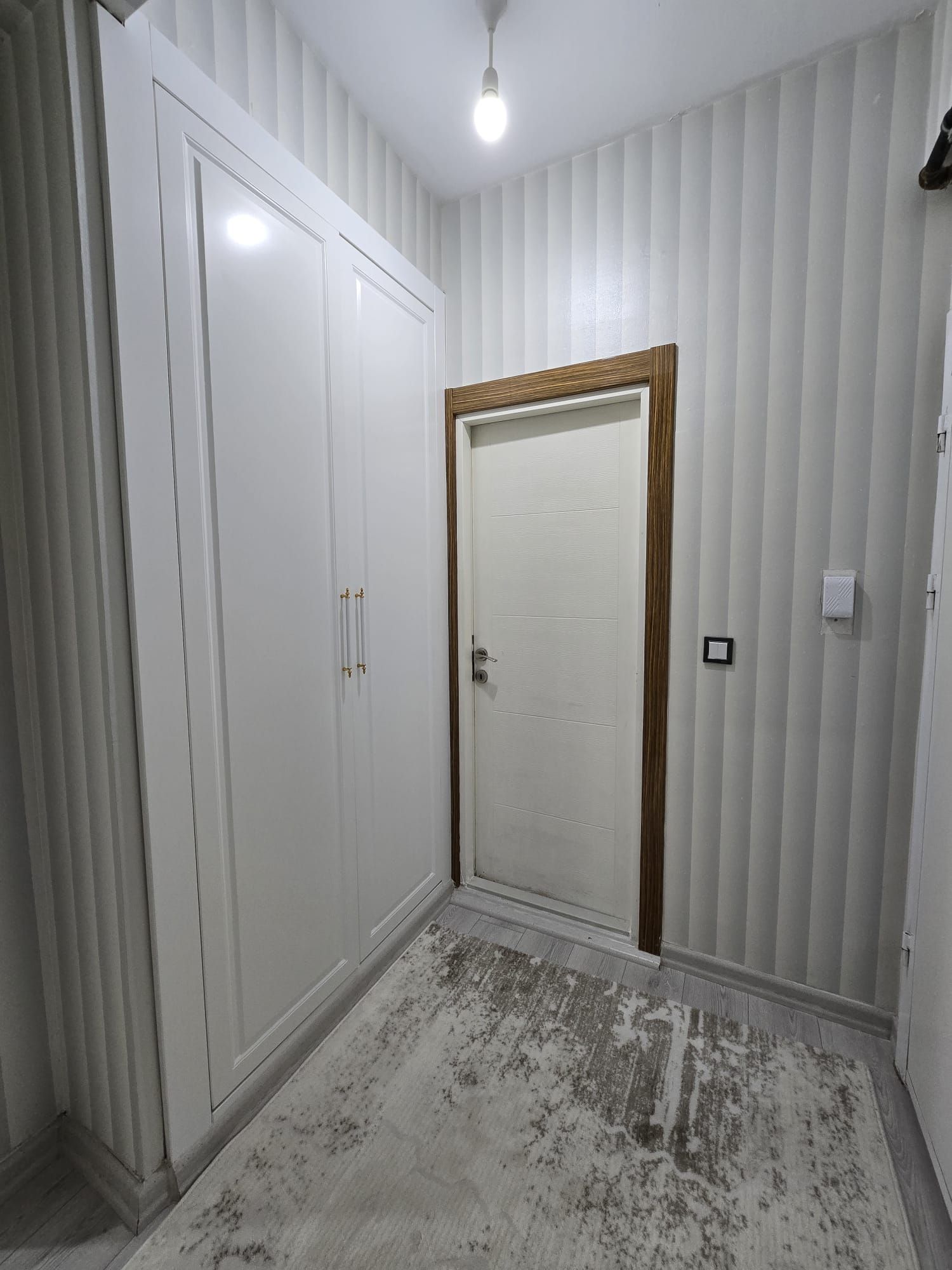 HAVA ALANI KAVŞAĞINA YÜRÜME MESAFESİNDE 3+1 FULL MASRAFLI SATILIK DAİRE