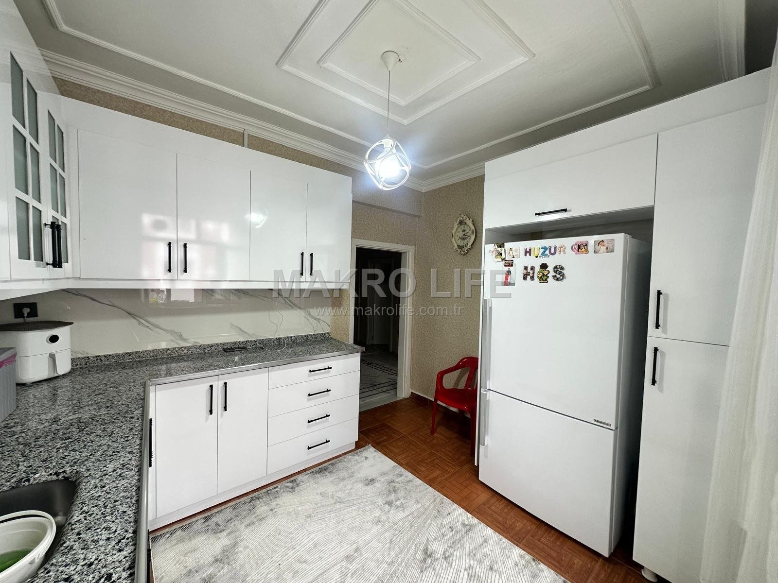 HATBOYU CADDE ÜSTÜNDE FULL YAPILI ACİL 2+1 SATILIK DAİRE