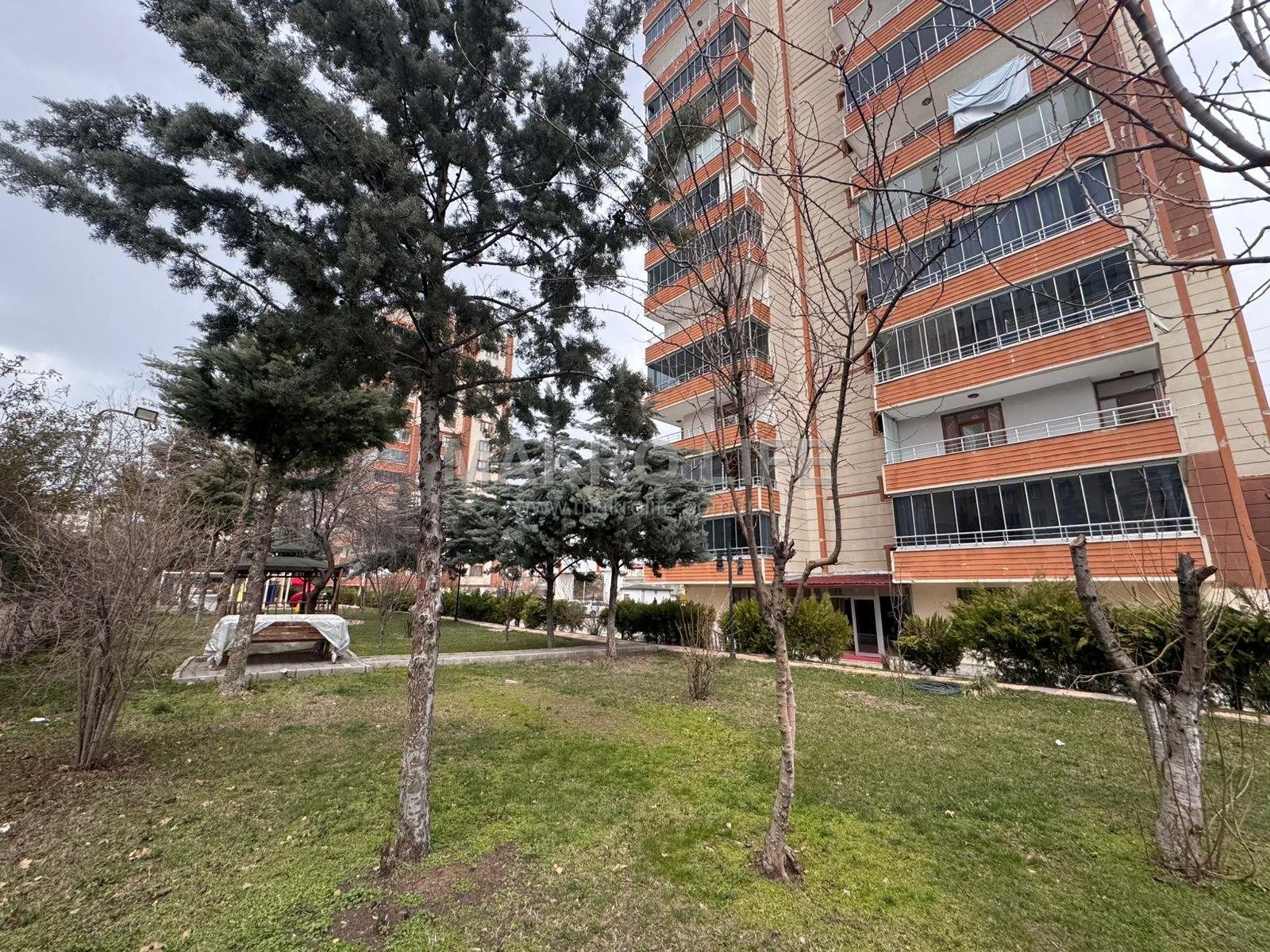 SEYRANTEEP TOPLU KONUTTA SATILIK 4+1 DAİRE
