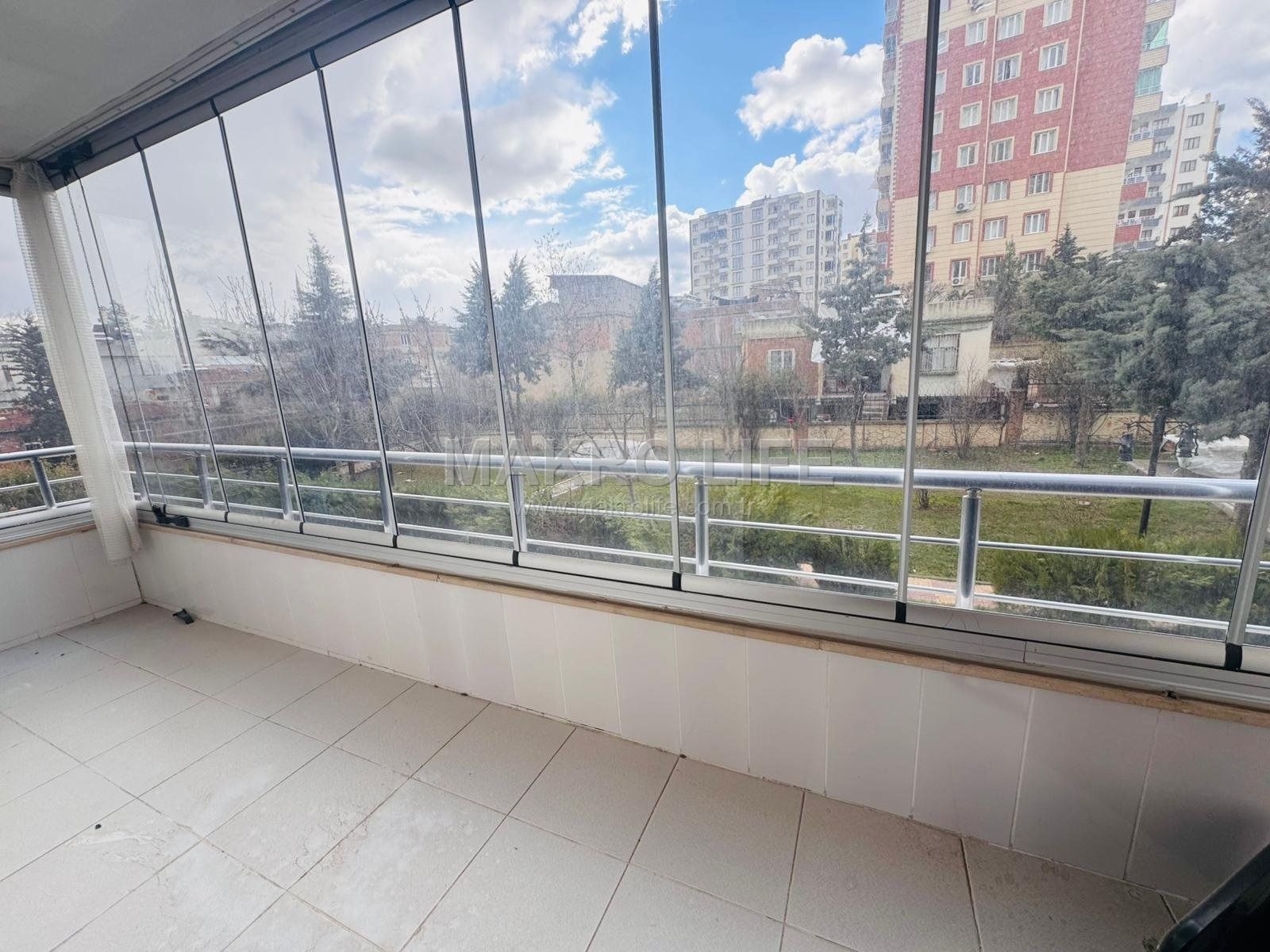 SEYRANTEEP TOPLU KONUTTA SATILIK 4+1 DAİRE