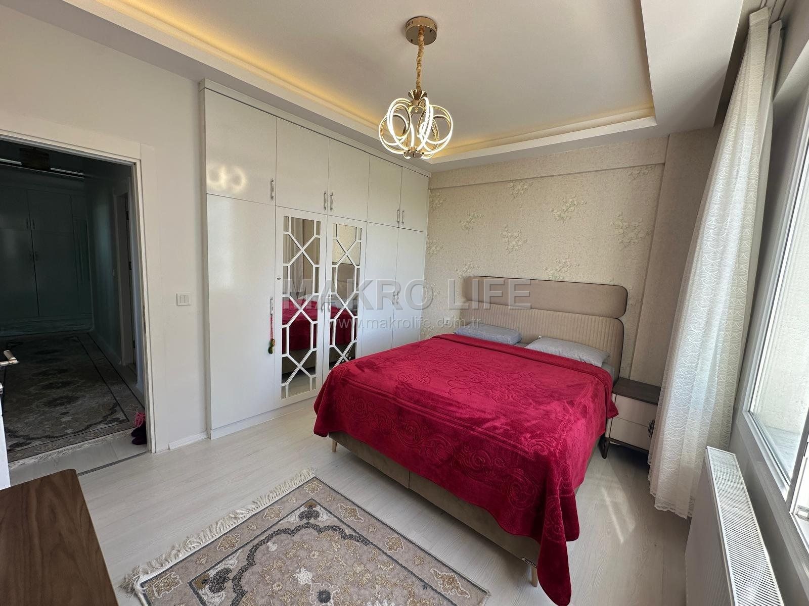 ÜÇKUYULARDA 2 BLOKLU SİTEDE SATILIK FIRSAT 2+1 DAİRE