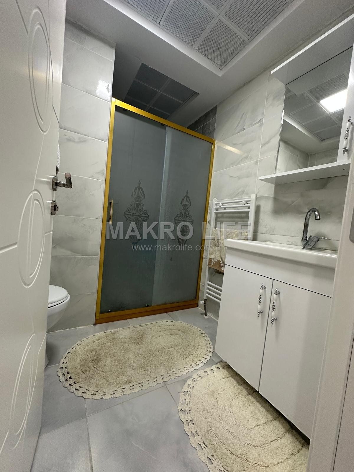 ÜÇKUYULARDA 2 BLOKLU SİTEDE SATILIK FIRSAT 2+1 DAİRE