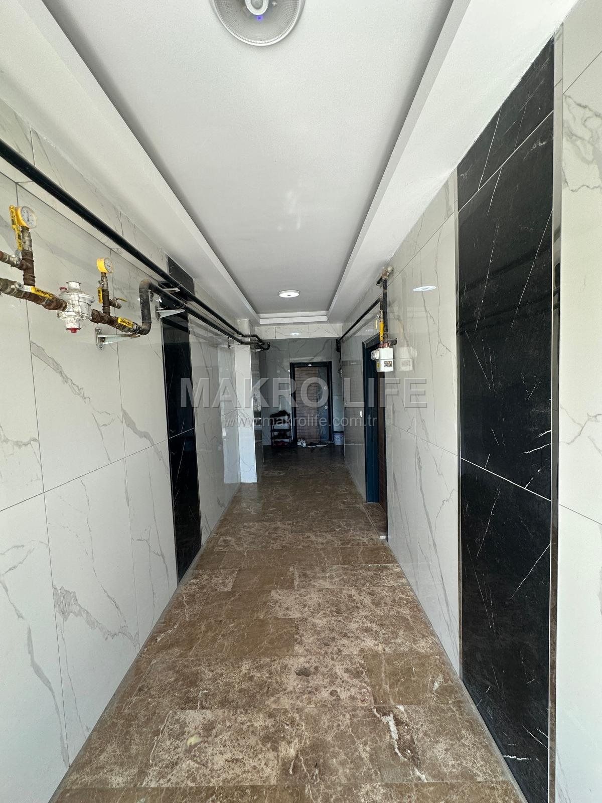 ÜÇKUYULARDA 2 BLOKLU SİTEDE SATILIK FIRSAT 2+1 DAİRE