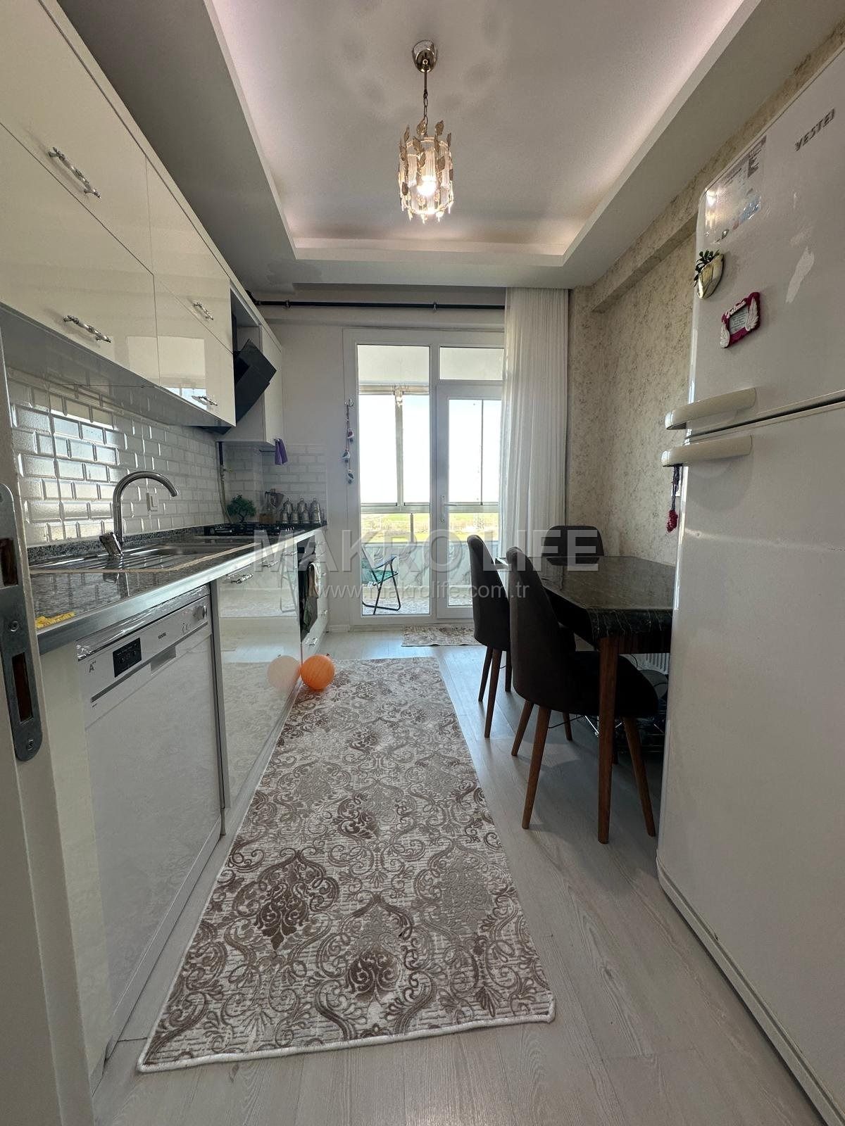 ÜÇKUYULARDA 2 BLOKLU SİTEDE SATILIK FIRSAT 2+1 DAİRE
