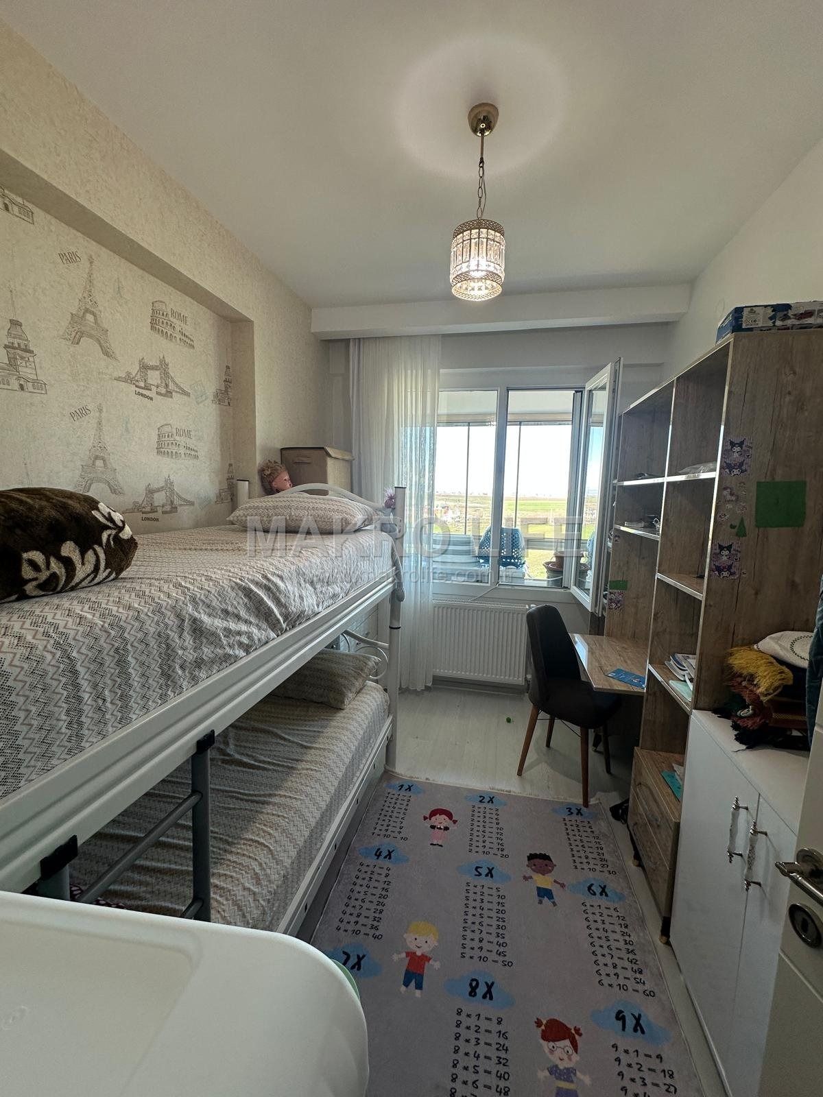 ÜÇKUYULARDA 2 BLOKLU SİTEDE SATILIK FIRSAT 2+1 DAİRE