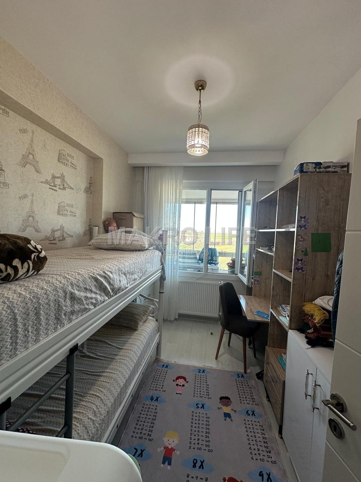ÜÇKUYULARDA 2 BLOKLU SİTEDE SATILIK FIRSAT 2+1 DAİRE