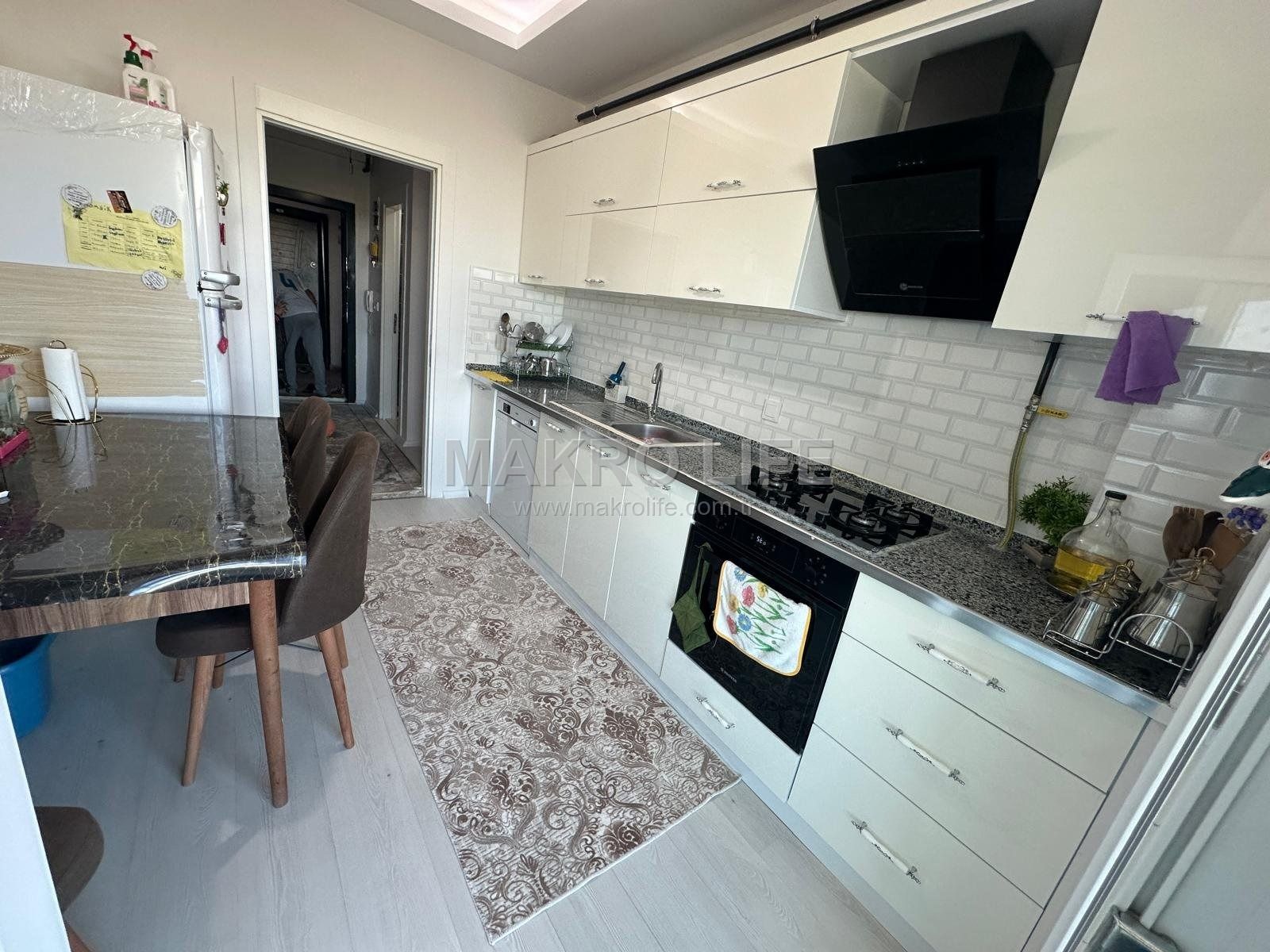 ÜÇKUYULARDA 2 BLOKLU SİTEDE SATILIK FIRSAT 2+1 DAİRE