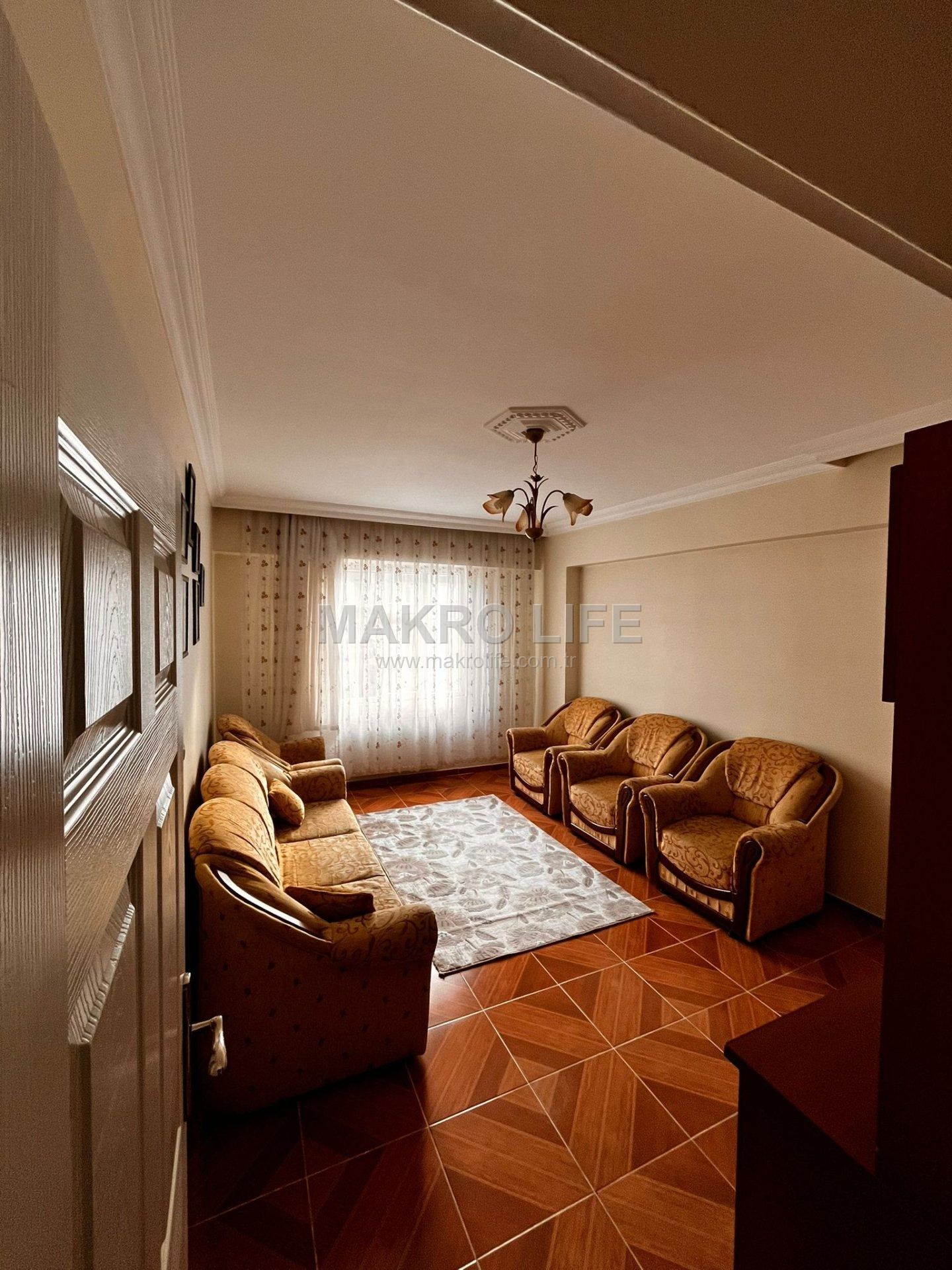 HUZUR EVLERİNDE 2+1 KAT MÜTKİYETLİ HASARSIZ ARA KAT SATILIK DAİRE