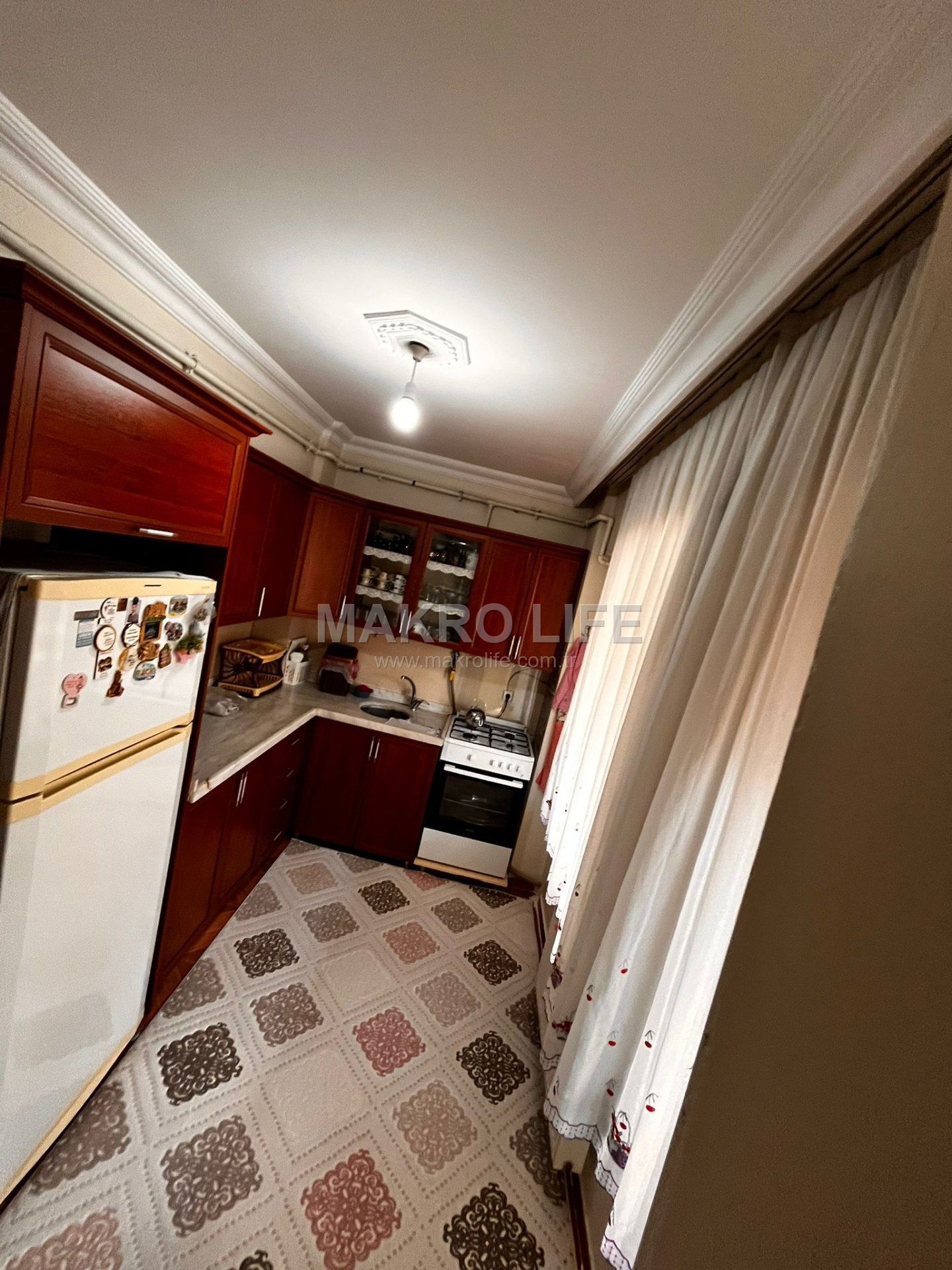 HUZUR EVLERİNDE 2+1 KAT MÜTKİYETLİ HASARSIZ ARA KAT SATILIK DAİRE
