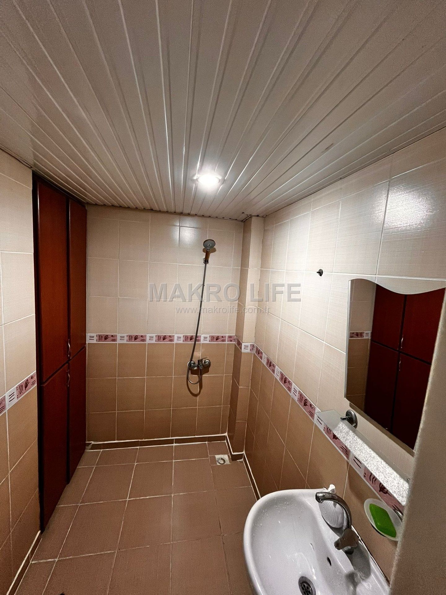 HUZUR EVLERİNDE 2+1 KAT MÜTKİYETLİ HASARSIZ ARA KAT SATILIK DAİRE