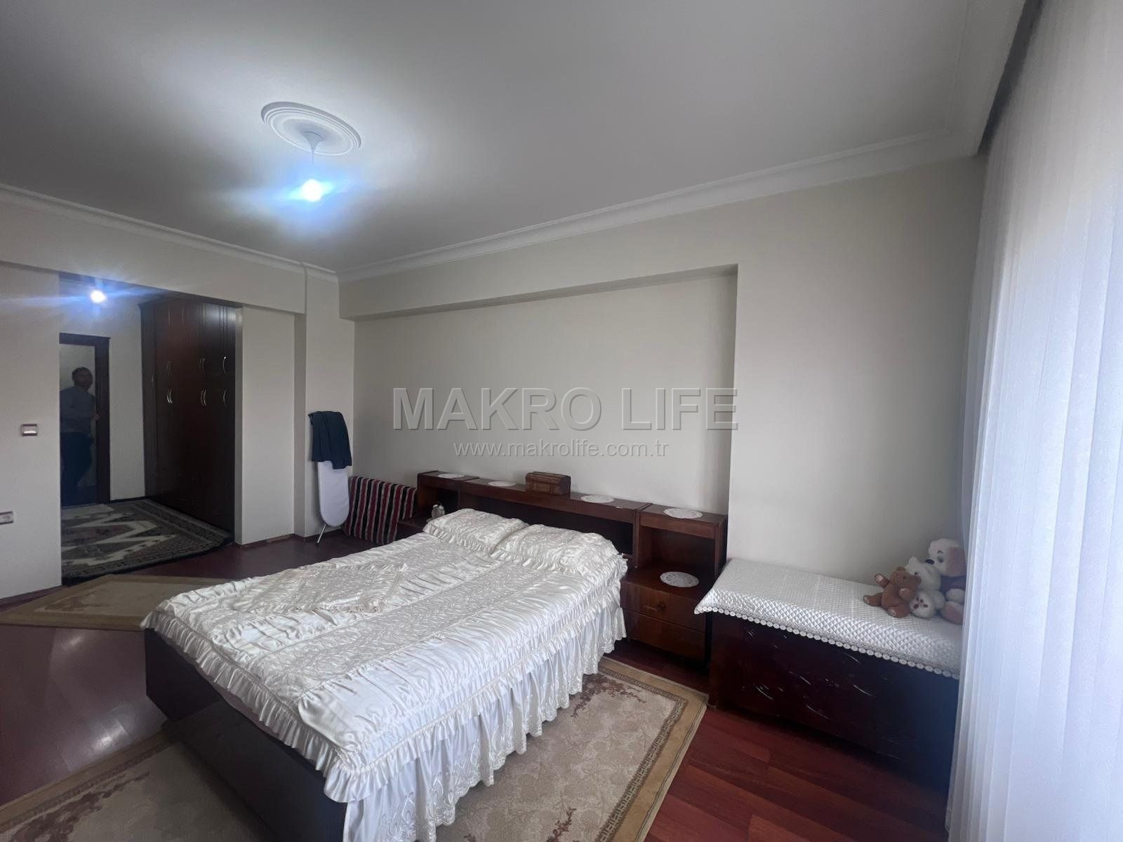 SATILIK ESKİ MİGROS YANI 4+1 UYGUN FİYATLI DAİRE