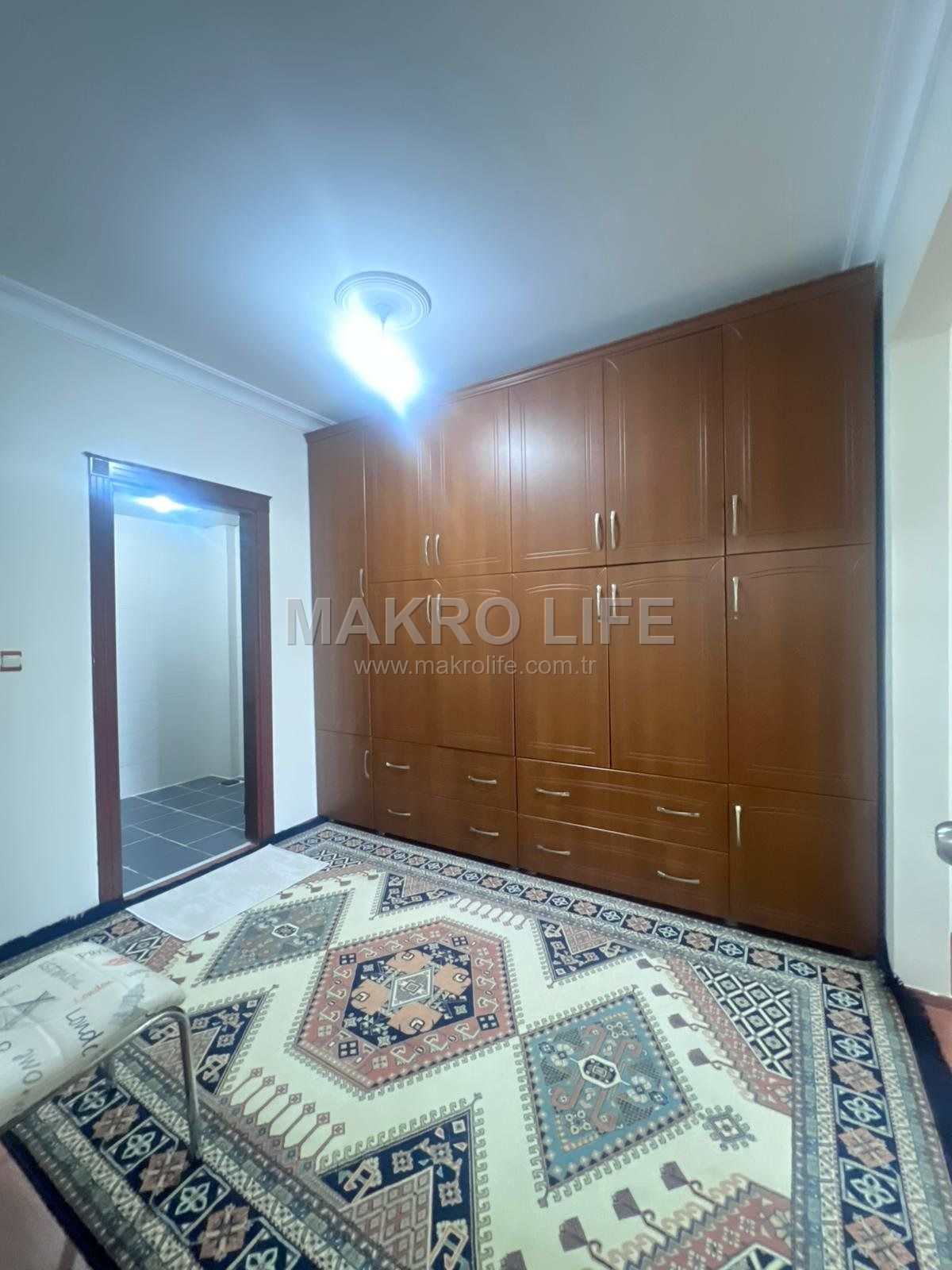 SATILIK ESKİ MİGROS YANI 4+1 UYGUN FİYATLI DAİRE