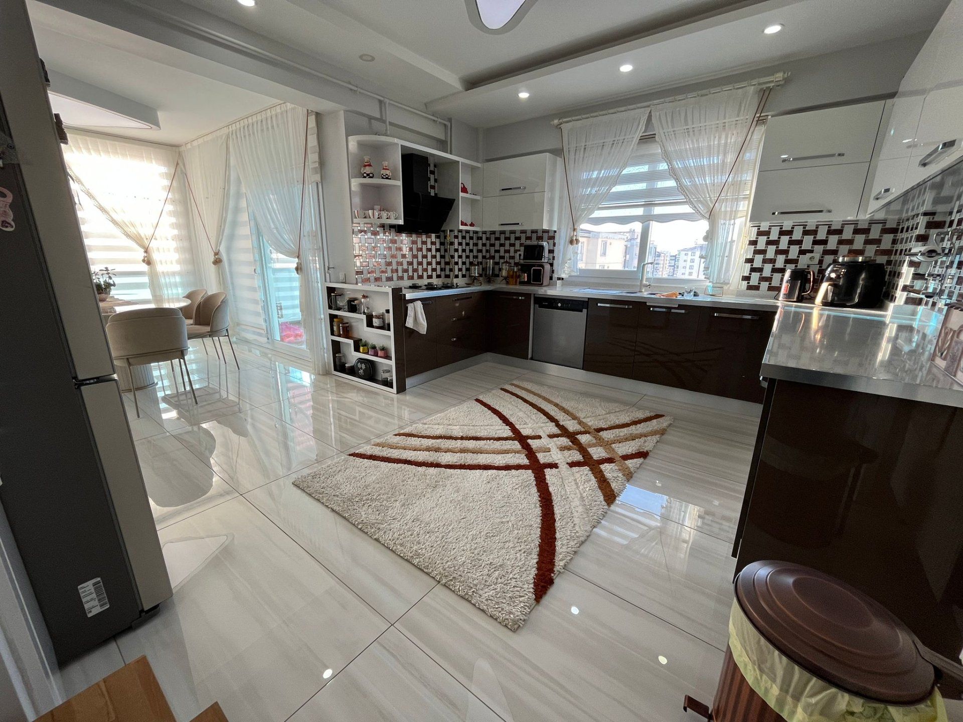 LUNAPARK ARKASI 4+1 SATILIK LÜKS DAİRE