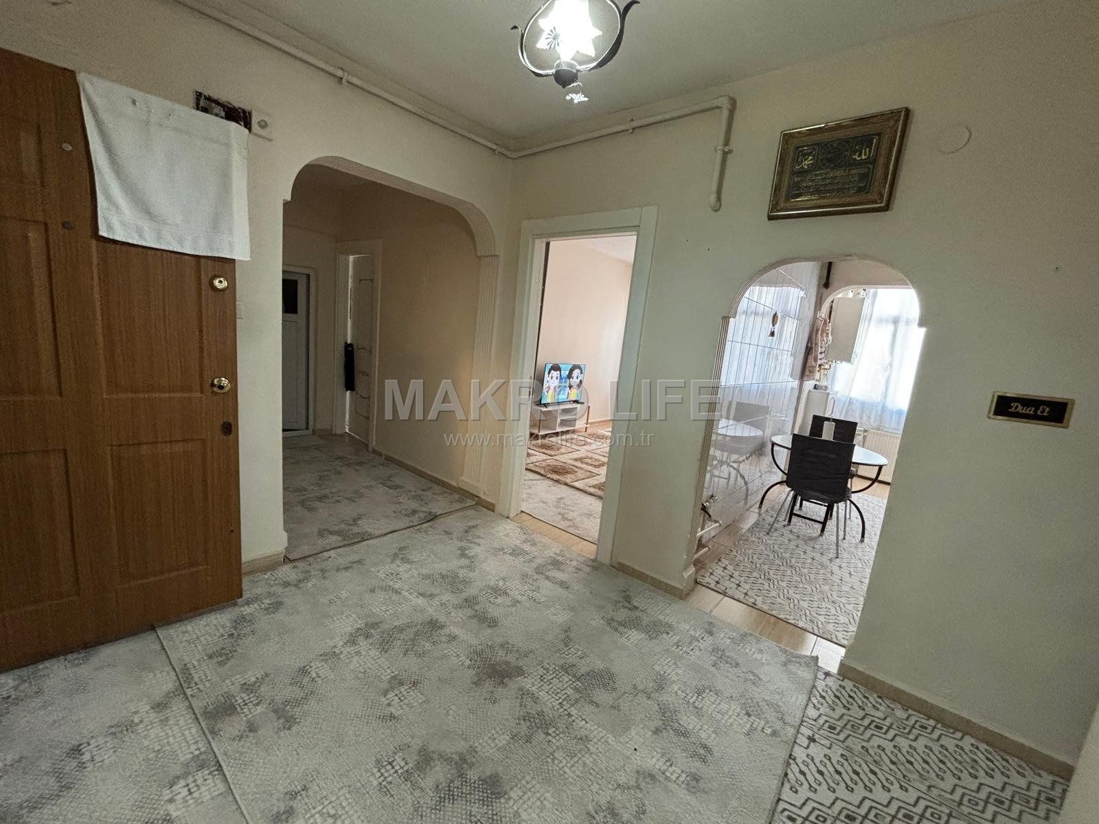 HUZUREVLERİ ANA CADDE ÜZERİ SATILIK 3+1 DAİRE!