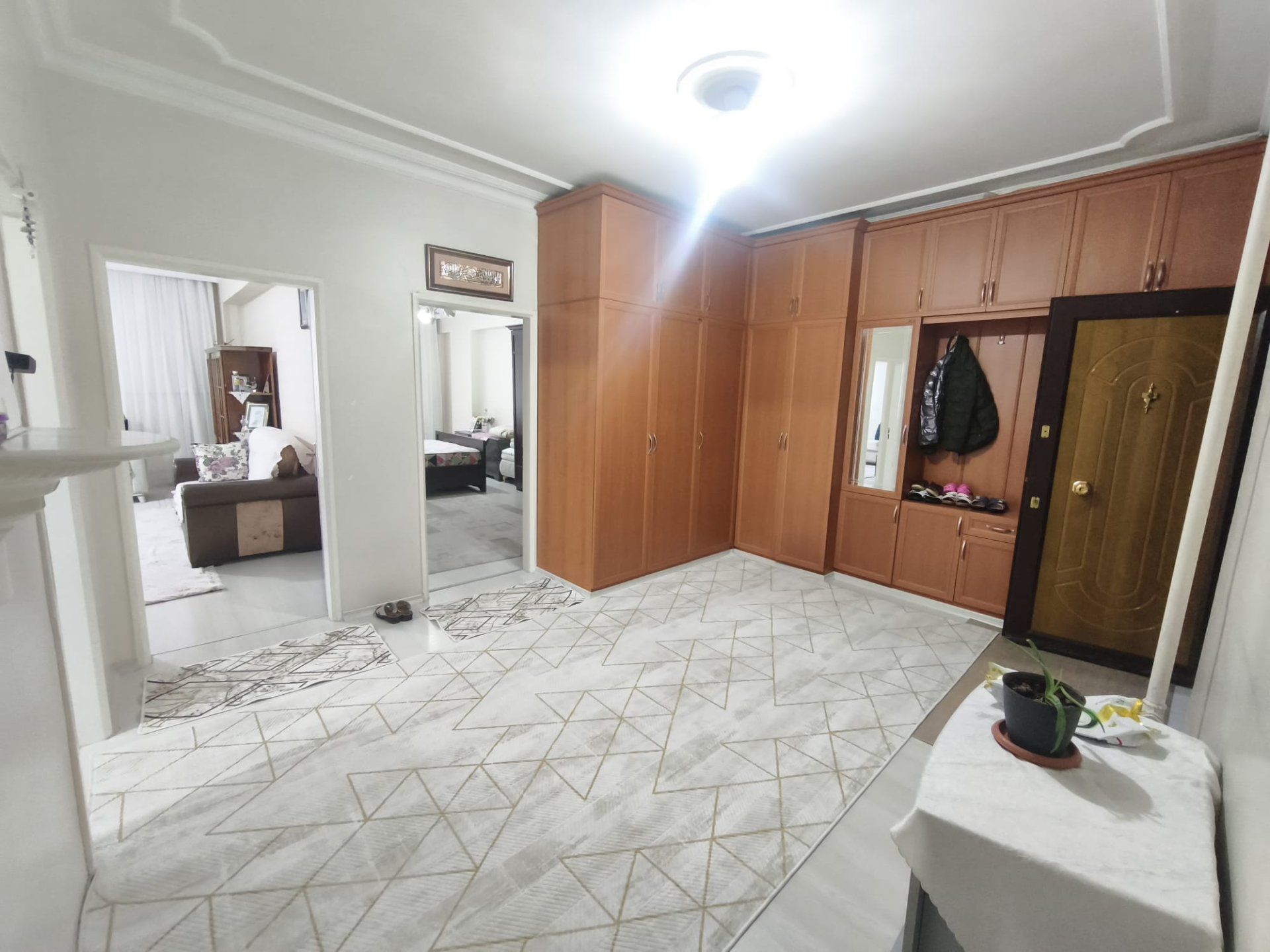 KAYAPINAR SPOR KOMPLEKSİ YANI 3+1 FUL YAPILI ARA KAT DAİRE