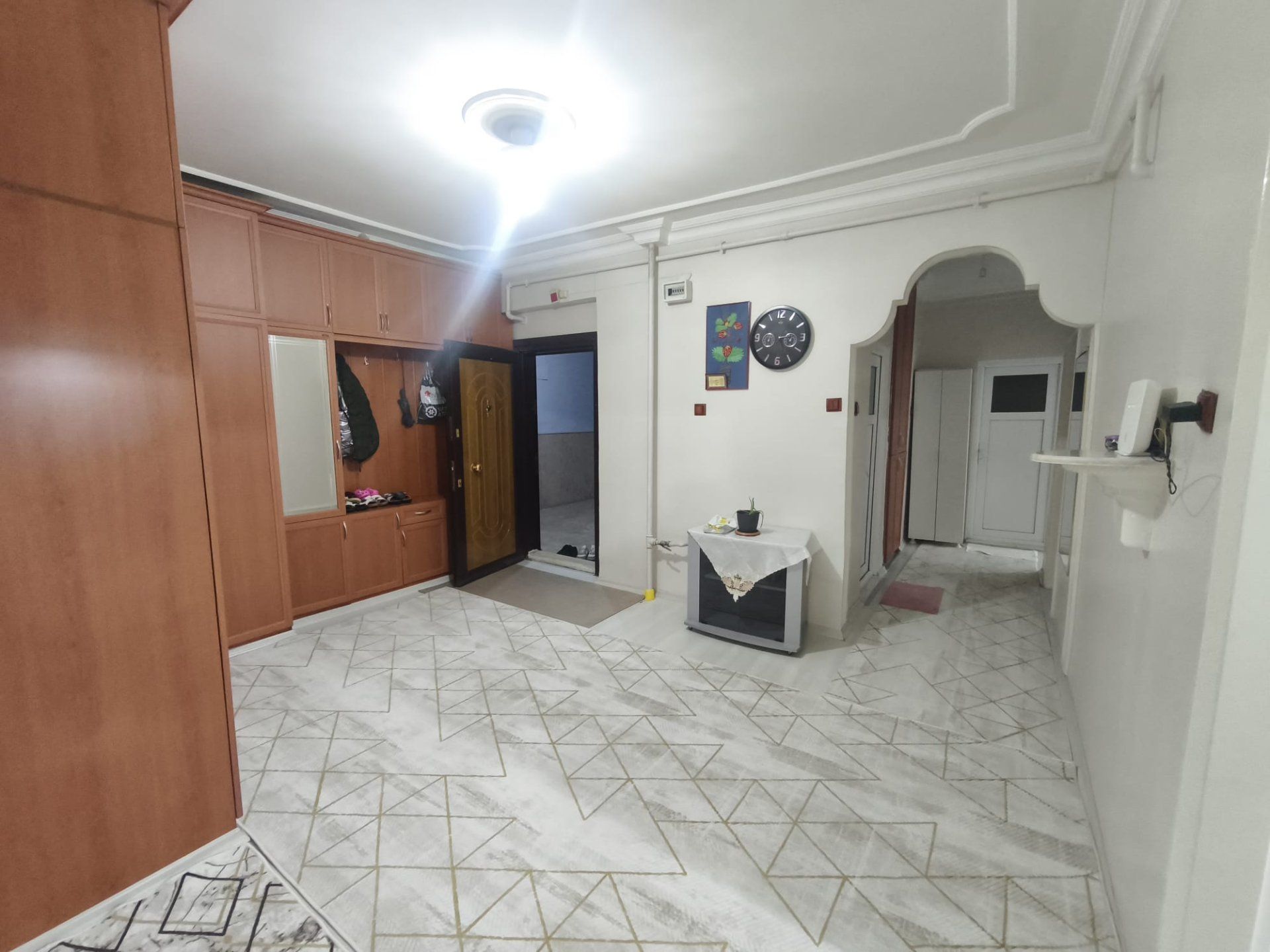 KAYAPINAR SPOR KOMPLEKSİ YANI 3+1 FUL YAPILI ARA KAT DAİRE