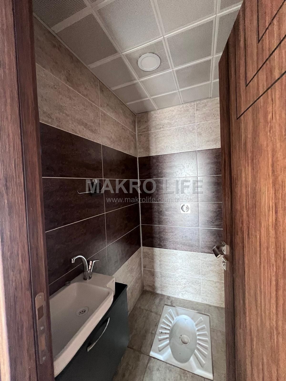 LİVA PLAZADA KİRALIK 3+1 BÜRO