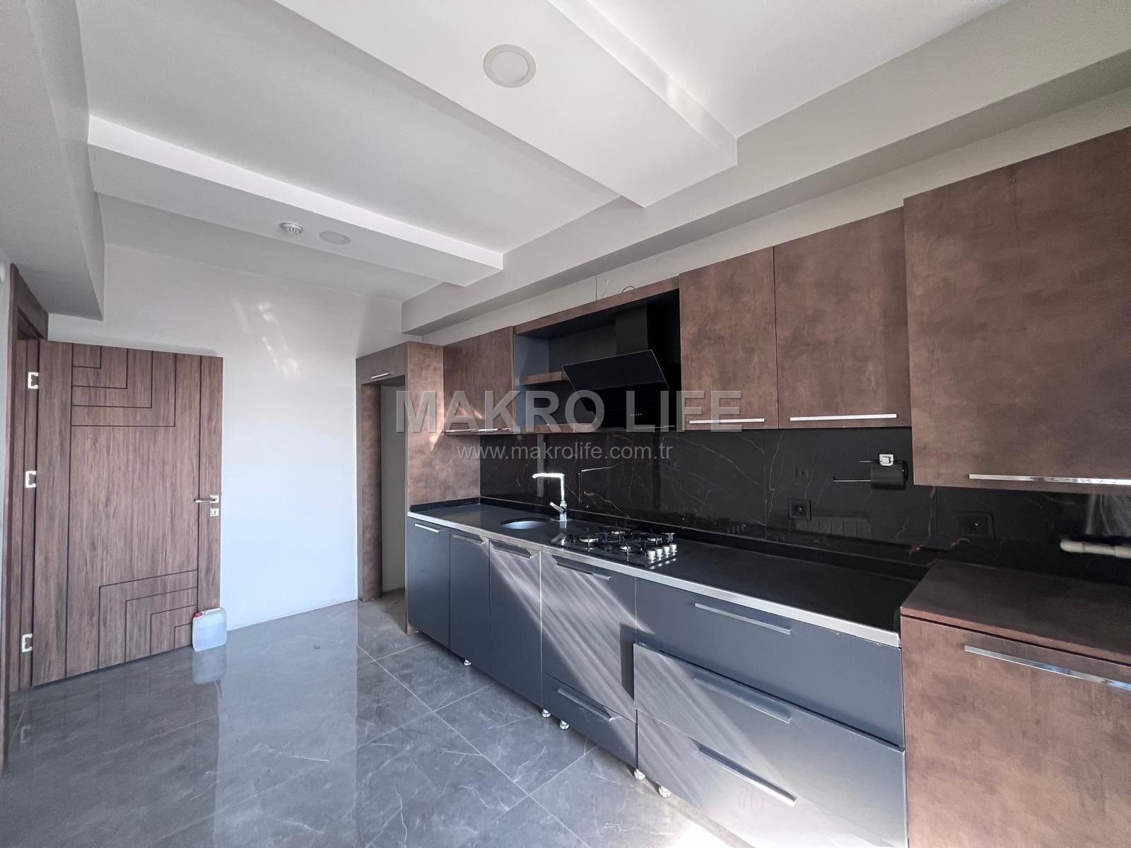 LİVA PLAZADA KİRALIK 3+1 BÜRO