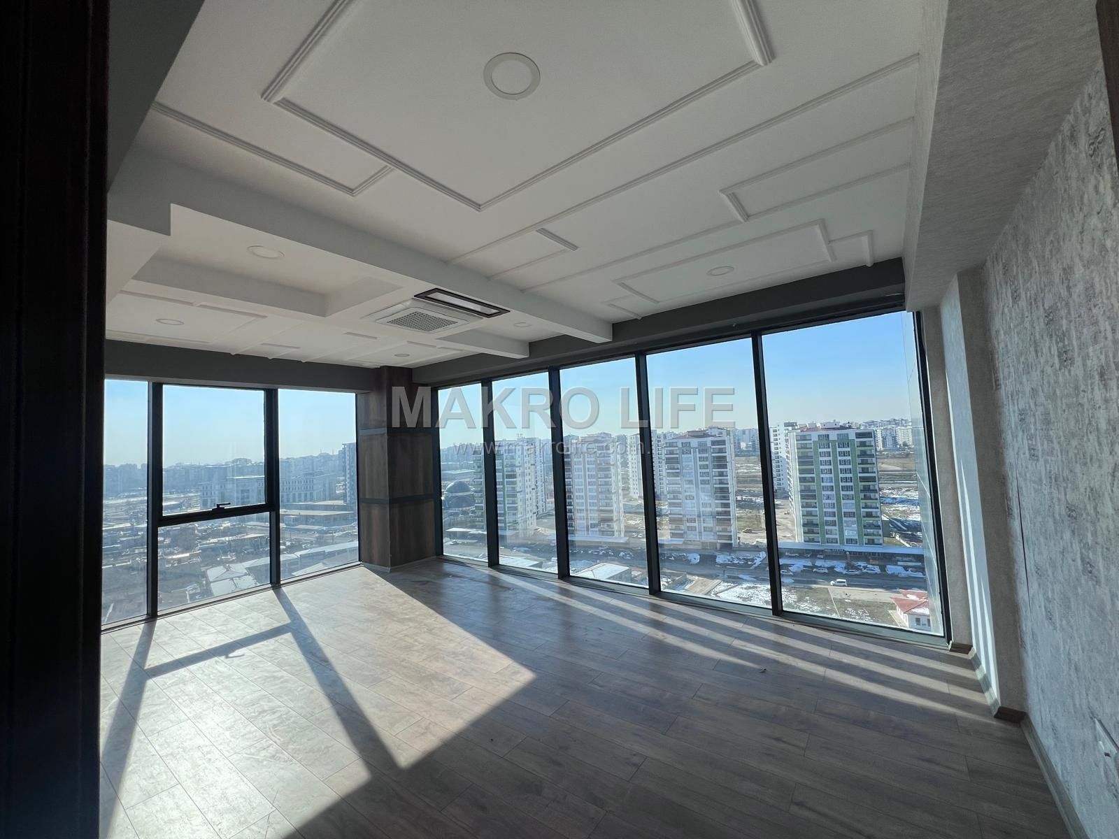 LİVA PLAZADA KİRALIK 3+1 BÜRO