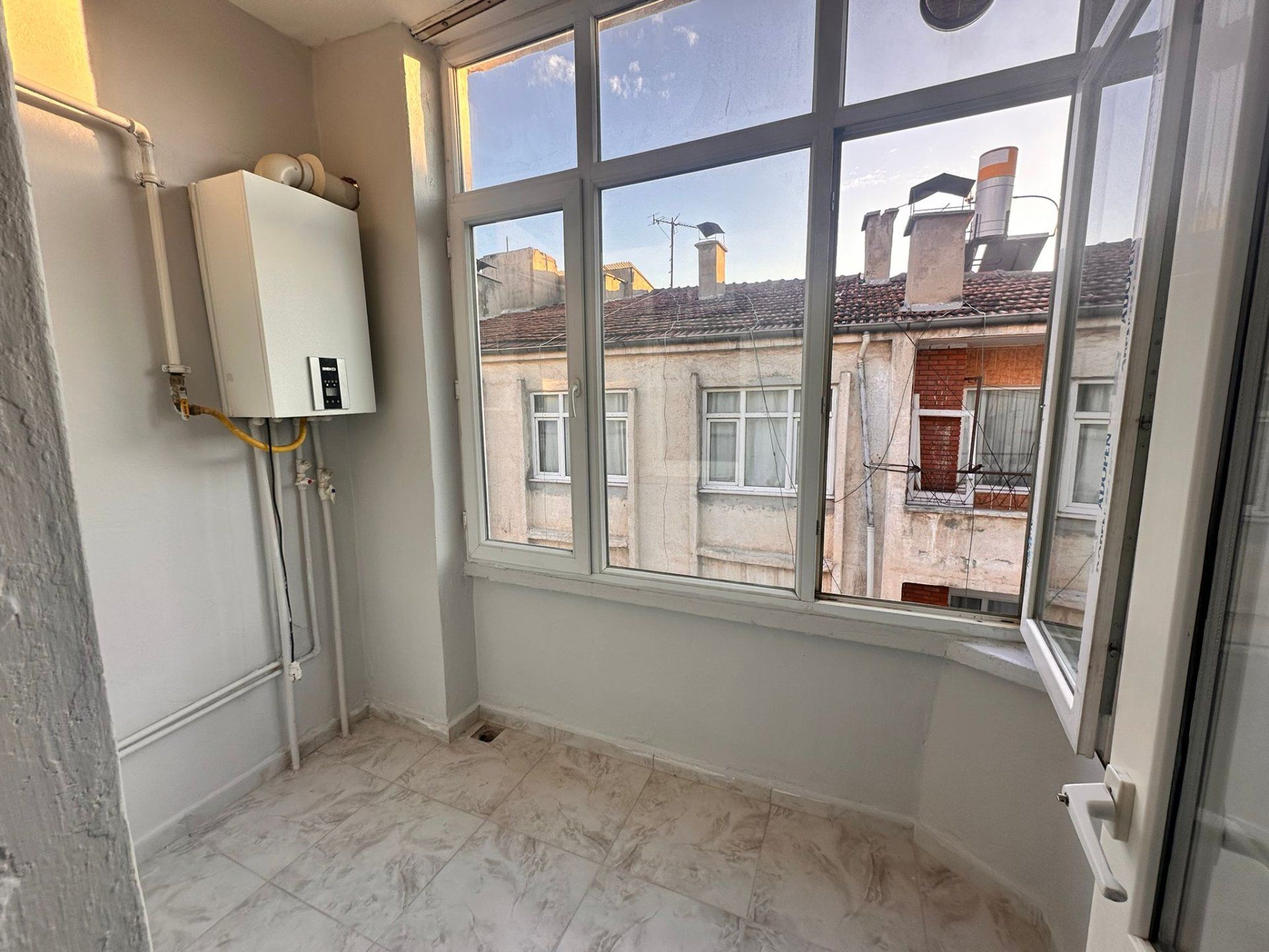POLİS OKULU ARKA TARAFINDA FULL BAKIMLI KOOPERATİF 3+1 SATILIK DAİRE DAİRE