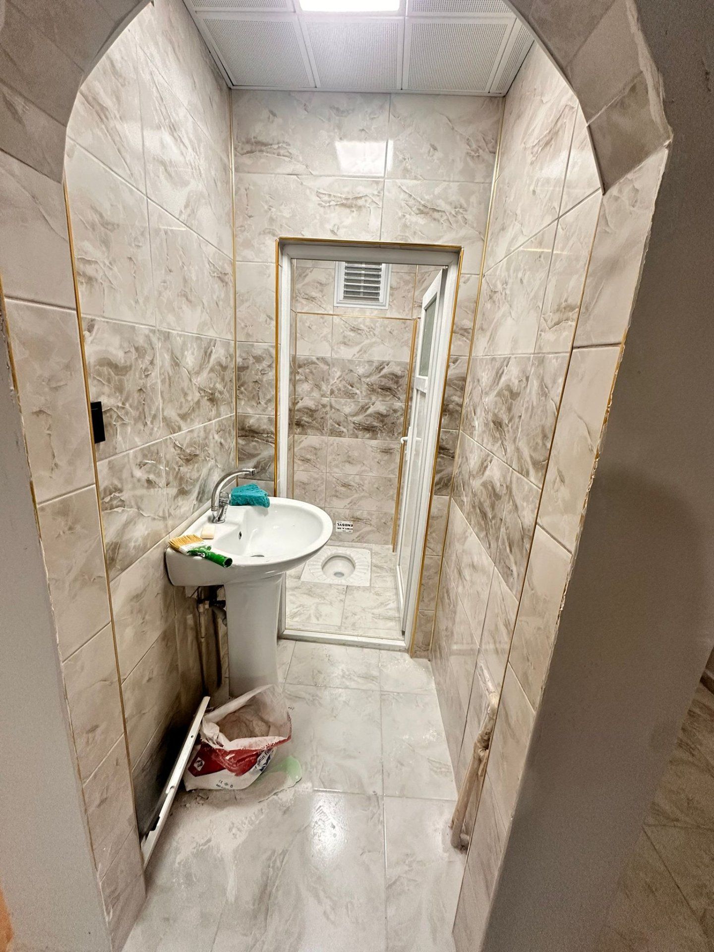 POLİS OKULU ARKA TARAFINDA FULL BAKIMLI KOOPERATİF 3+1 SATILIK DAİRE DAİRE