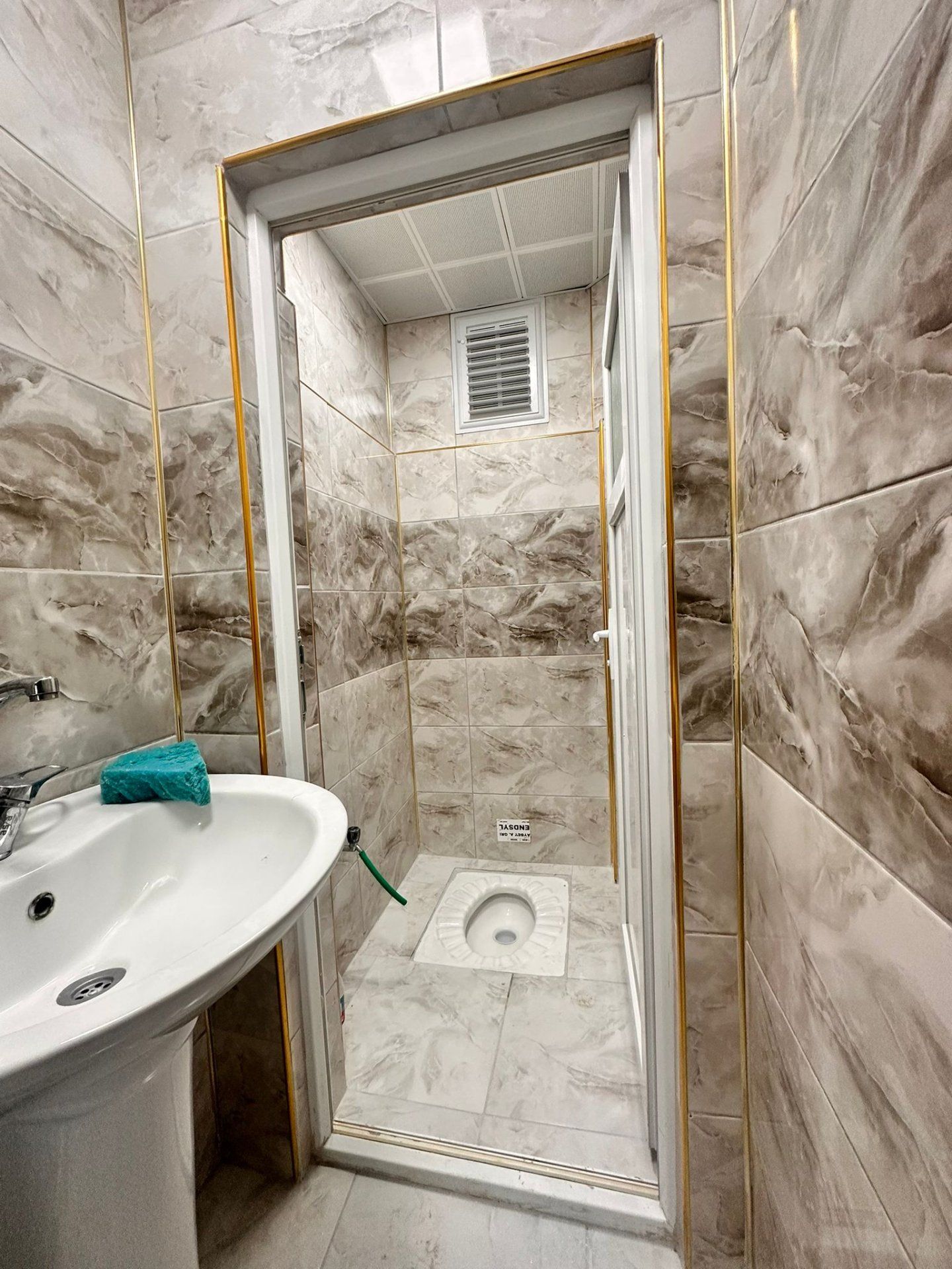 POLİS OKULU ARKA TARAFINDA FULL BAKIMLI KOOPERATİF 3+1 SATILIK DAİRE DAİRE