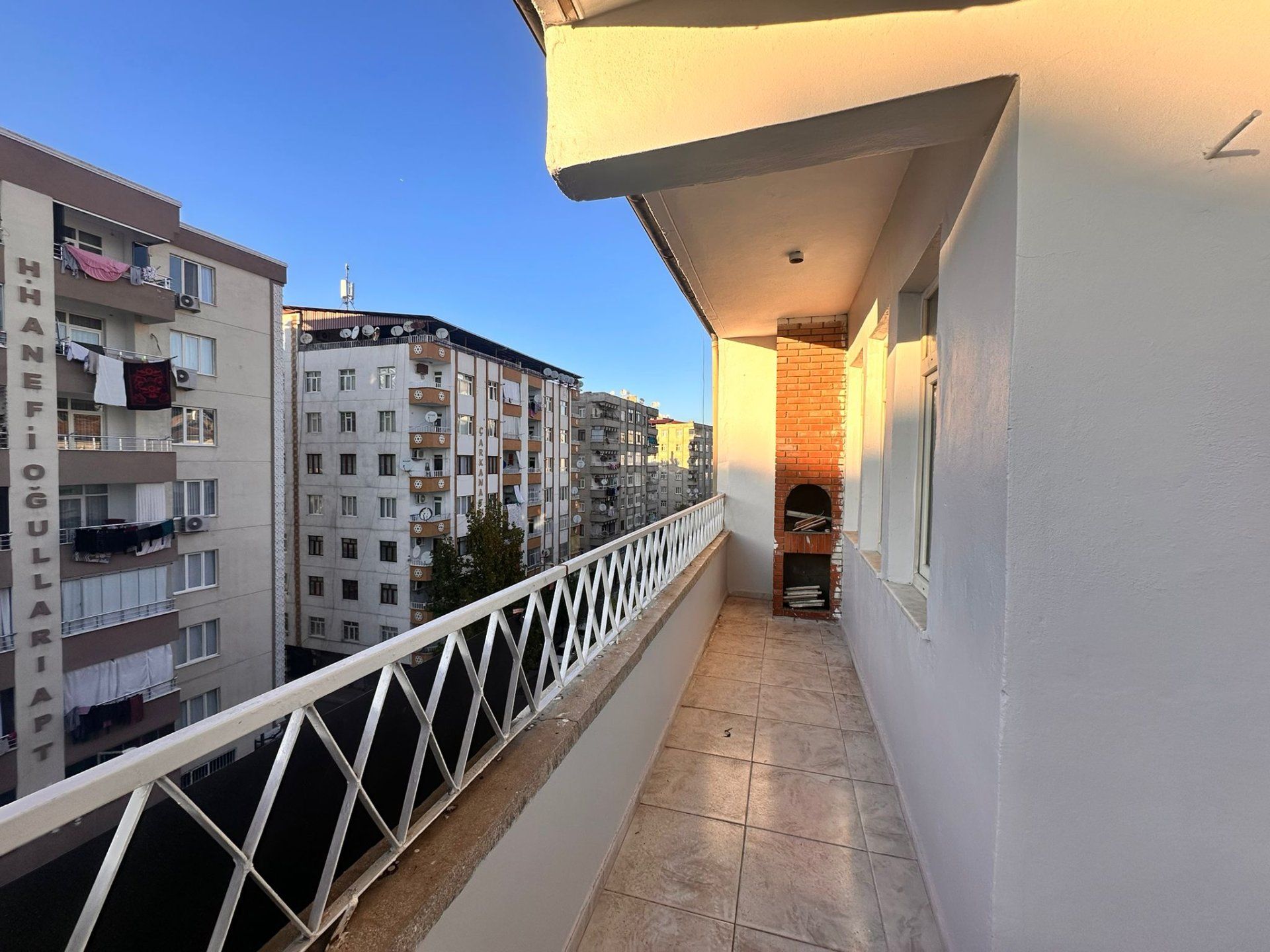 POLİS OKULU ARKA TARAFINDA FULL BAKIMLI KOOPERATİF 3+1 SATILIK DAİRE DAİRE