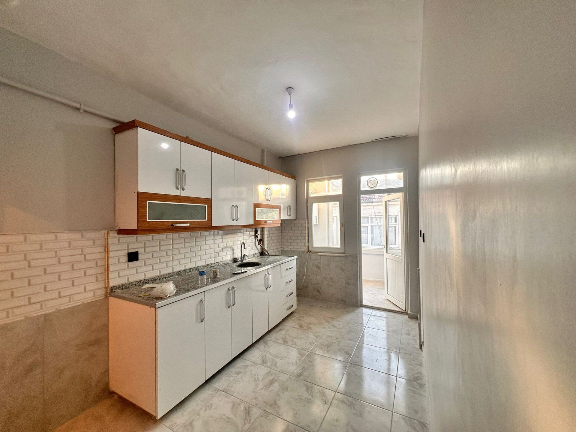 POLİS OKULU ARKA TARAFINDA FULL BAKIMLI KOOPERATİF 3+1 SATILIK DAİRE DAİRE