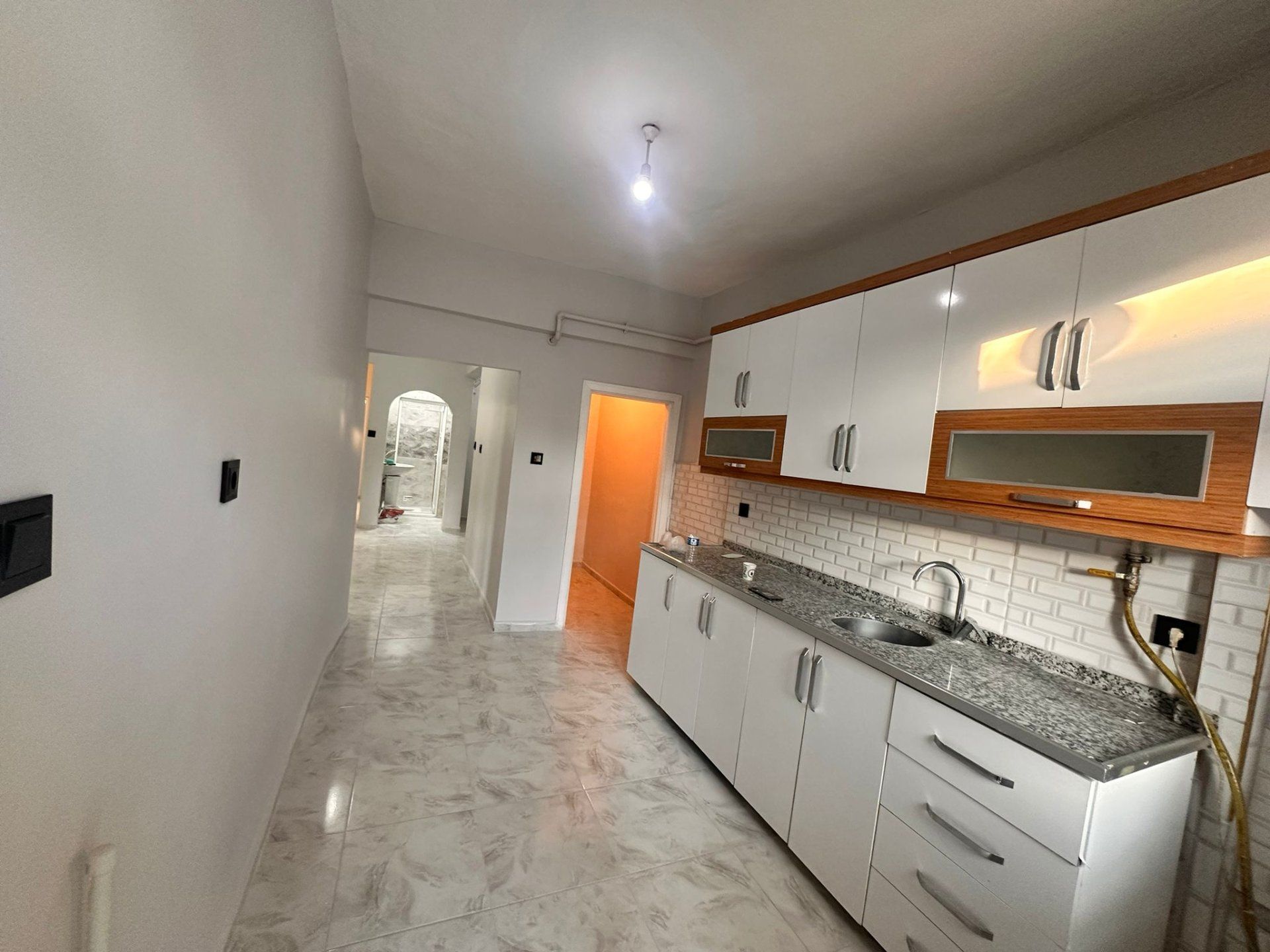 POLİS OKULU ARKA TARAFINDA FULL BAKIMLI KOOPERATİF 3+1 SATILIK DAİRE DAİRE