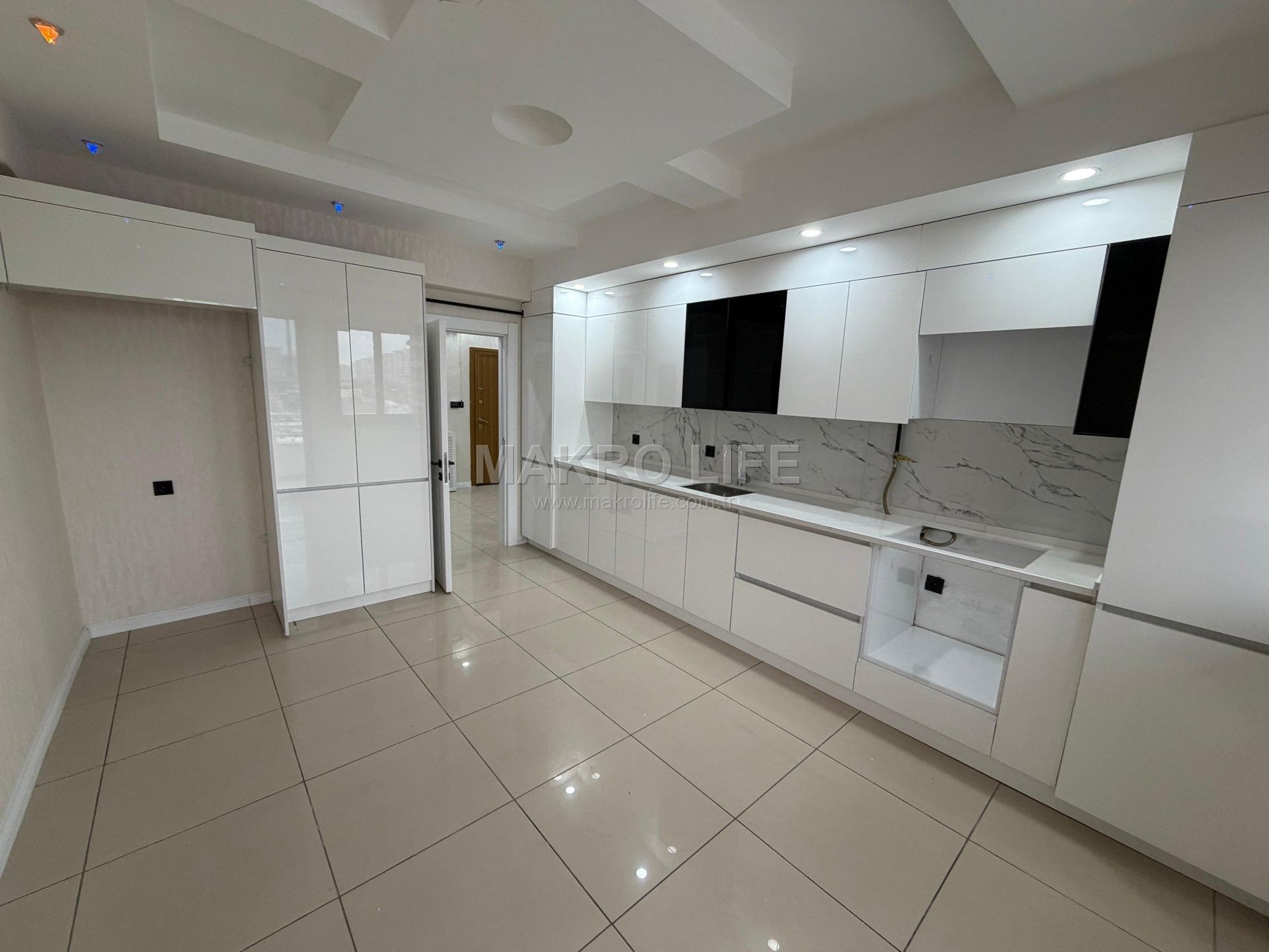 KAYAPINAR 75 CADDE LUNAPARK KARŞISI SATILIK 4+1 DAİRE