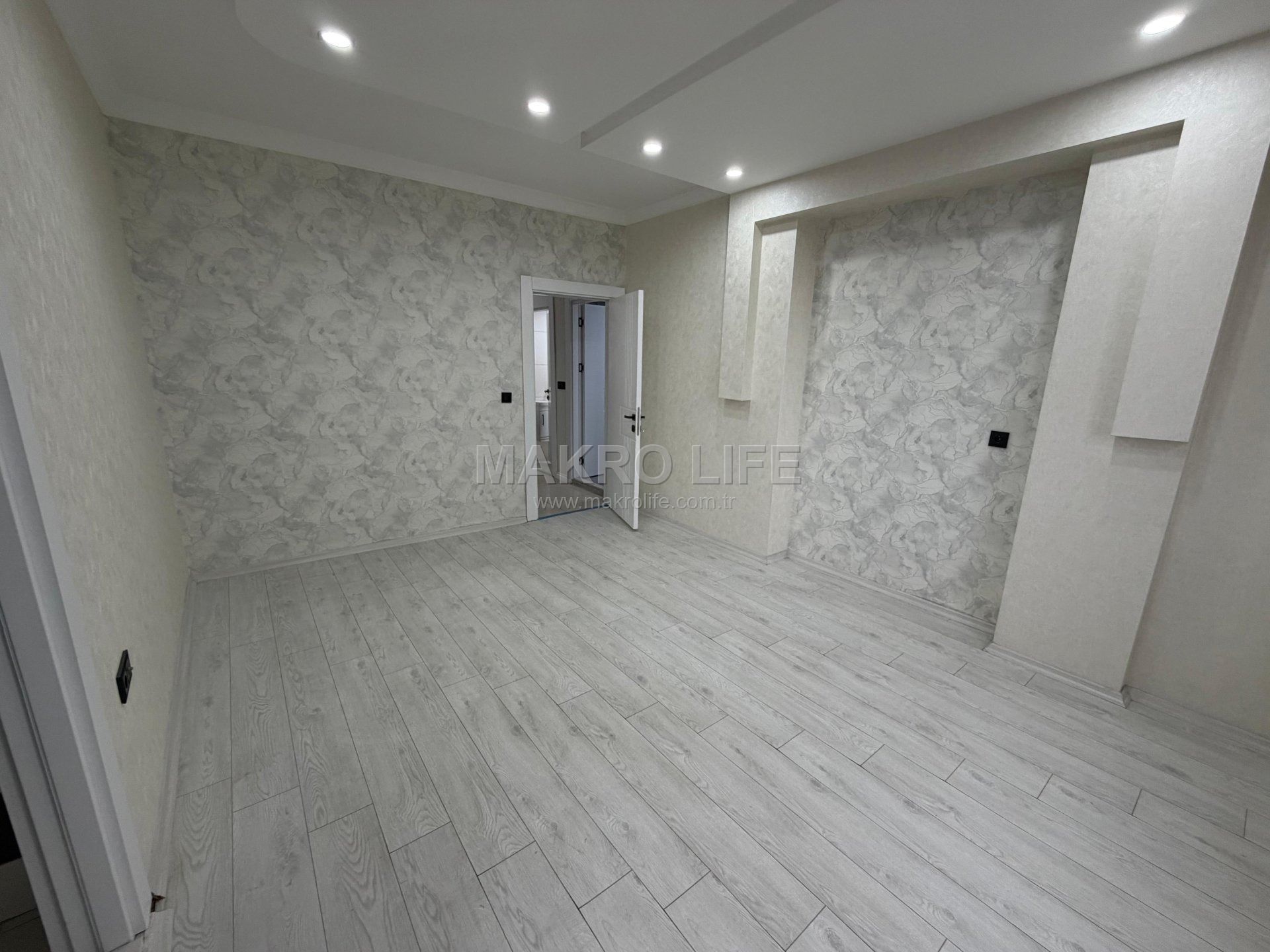 KAYAPINAR 75 CADDE LUNAPARK KARŞISI SATILIK 4+1 DAİRE
