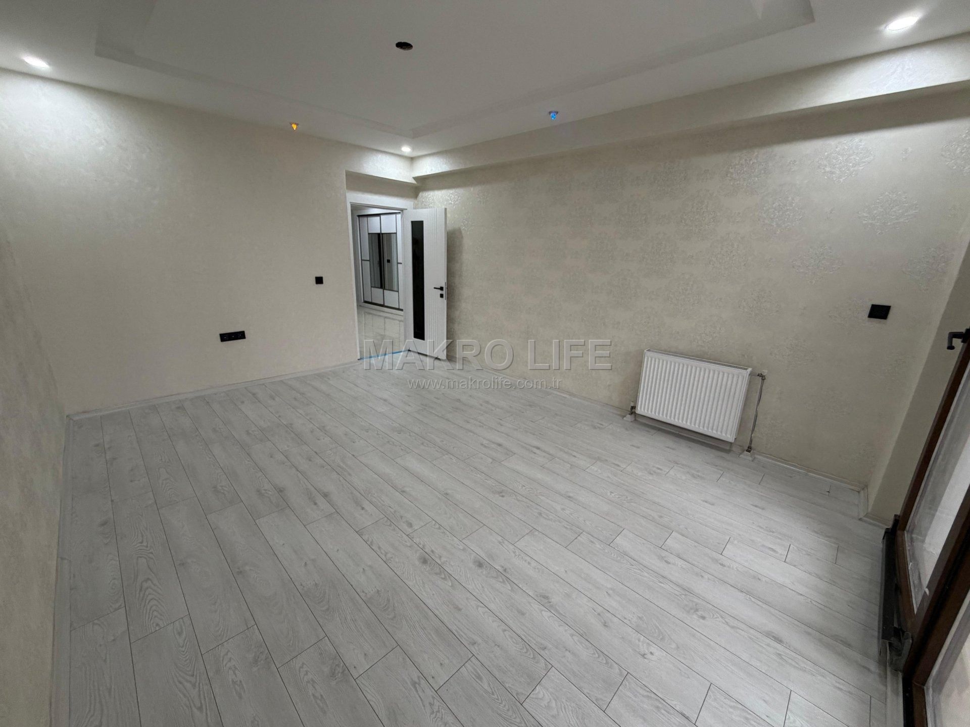 KAYAPINAR 75 CADDE LUNAPARK KARŞISI SATILIK 4+1 DAİRE