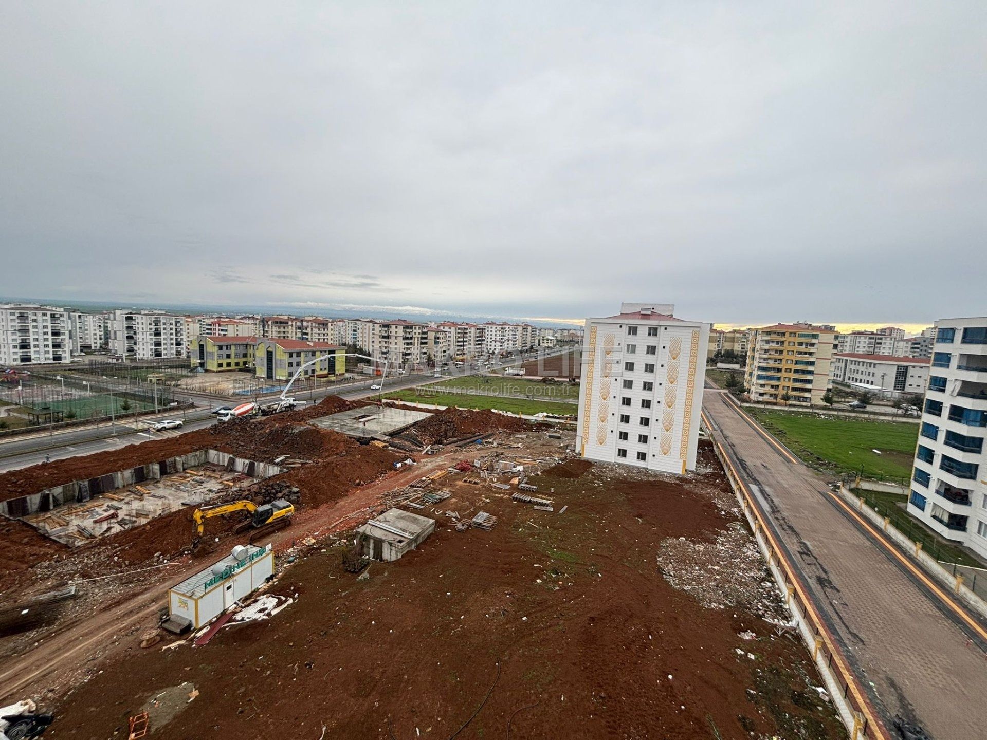 MAKRO LİFE AHMET KAYA CADDESİ ÜZERİ SIFIR BÜYÜK TİP 2+1 SATILIK DAİRE SATIYOR