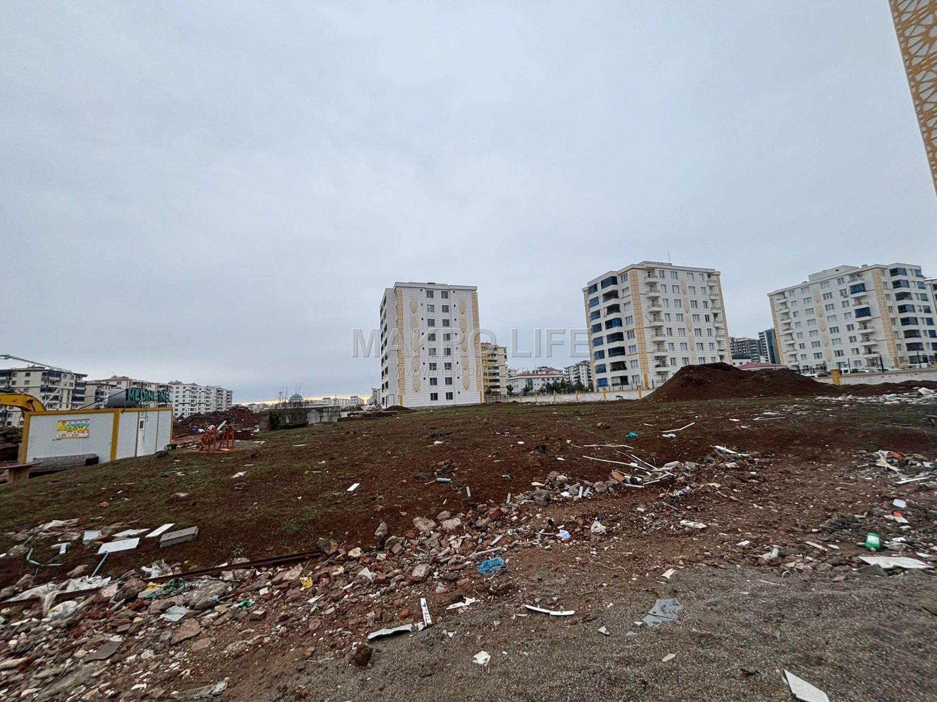 MAKRO LİFE AHMET KAYA CADDESİ ÜZERİ SIFIR BÜYÜK TİP 2+1 SATILIK DAİRE SATIYOR