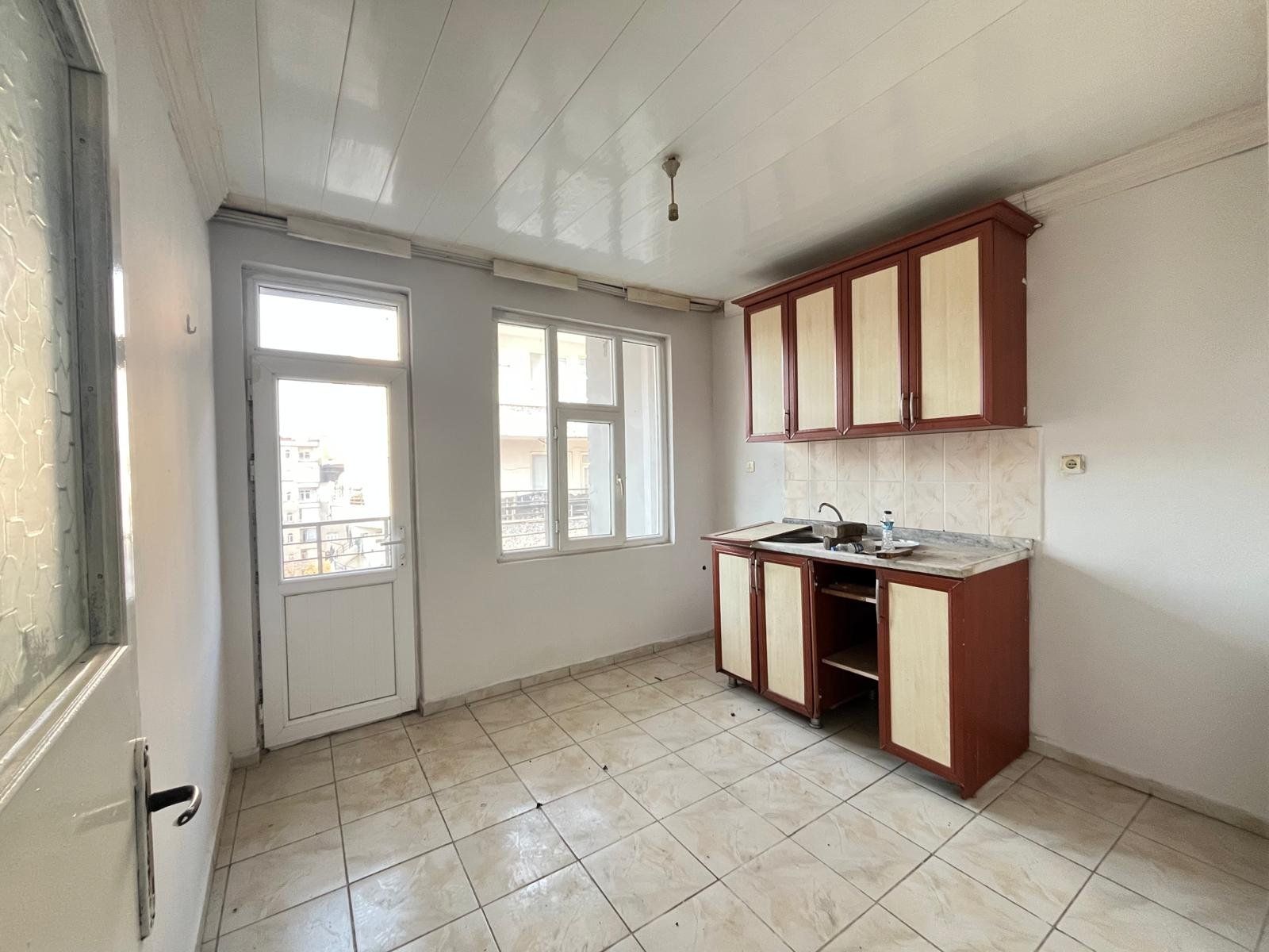 HUZUREVLERİNDE SATILIK 2+1 DAİRE